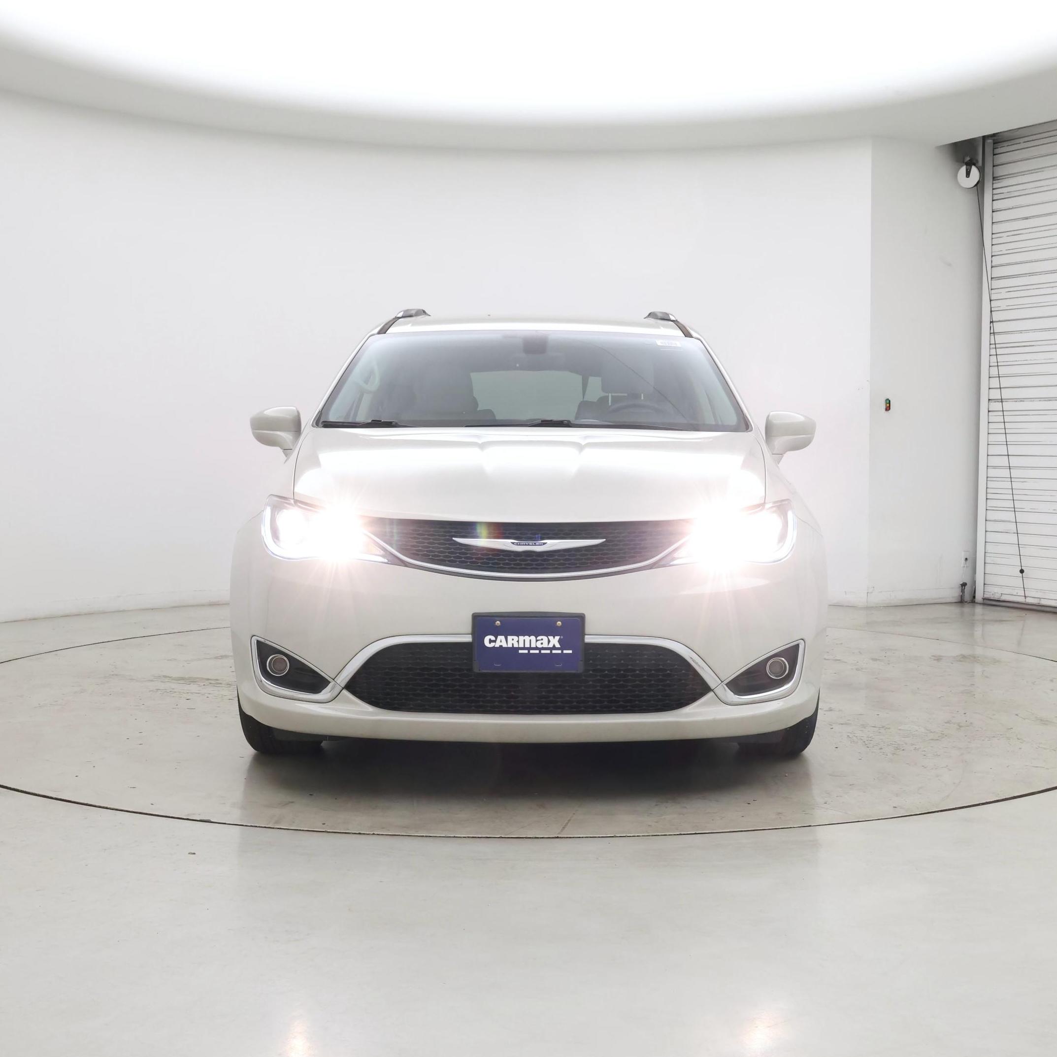 Thumbnail: 2019 Chrysler Pacifica - 5