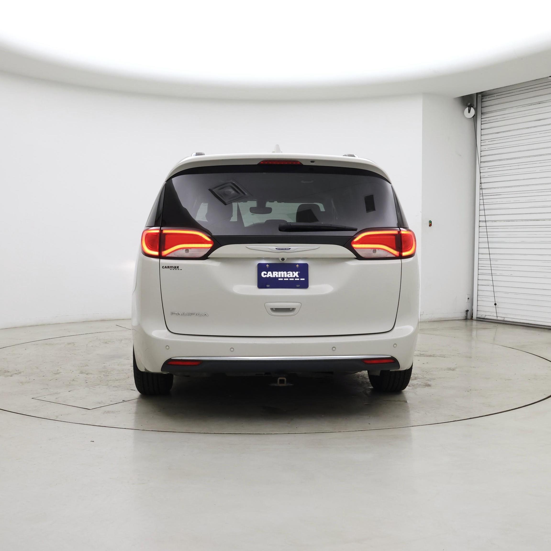 Thumbnail: 2019 Chrysler Pacifica - 6