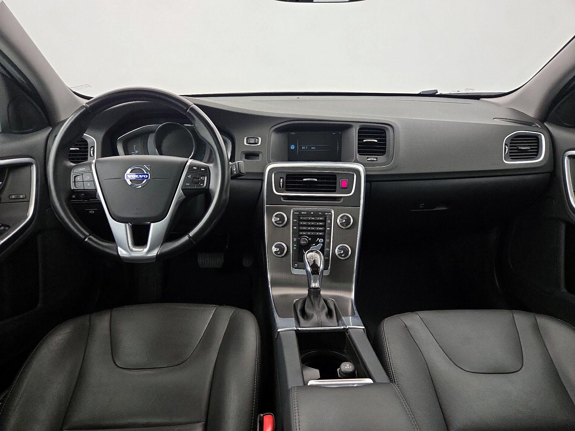 Thumbnail: 2015 Volvo S60 - 9