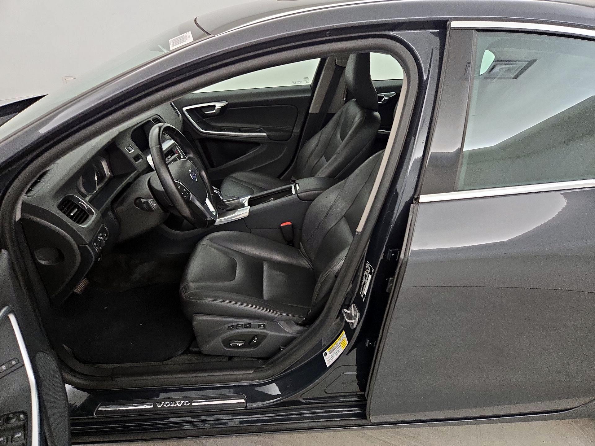 Thumbnail: 2015 Volvo S60 - 11