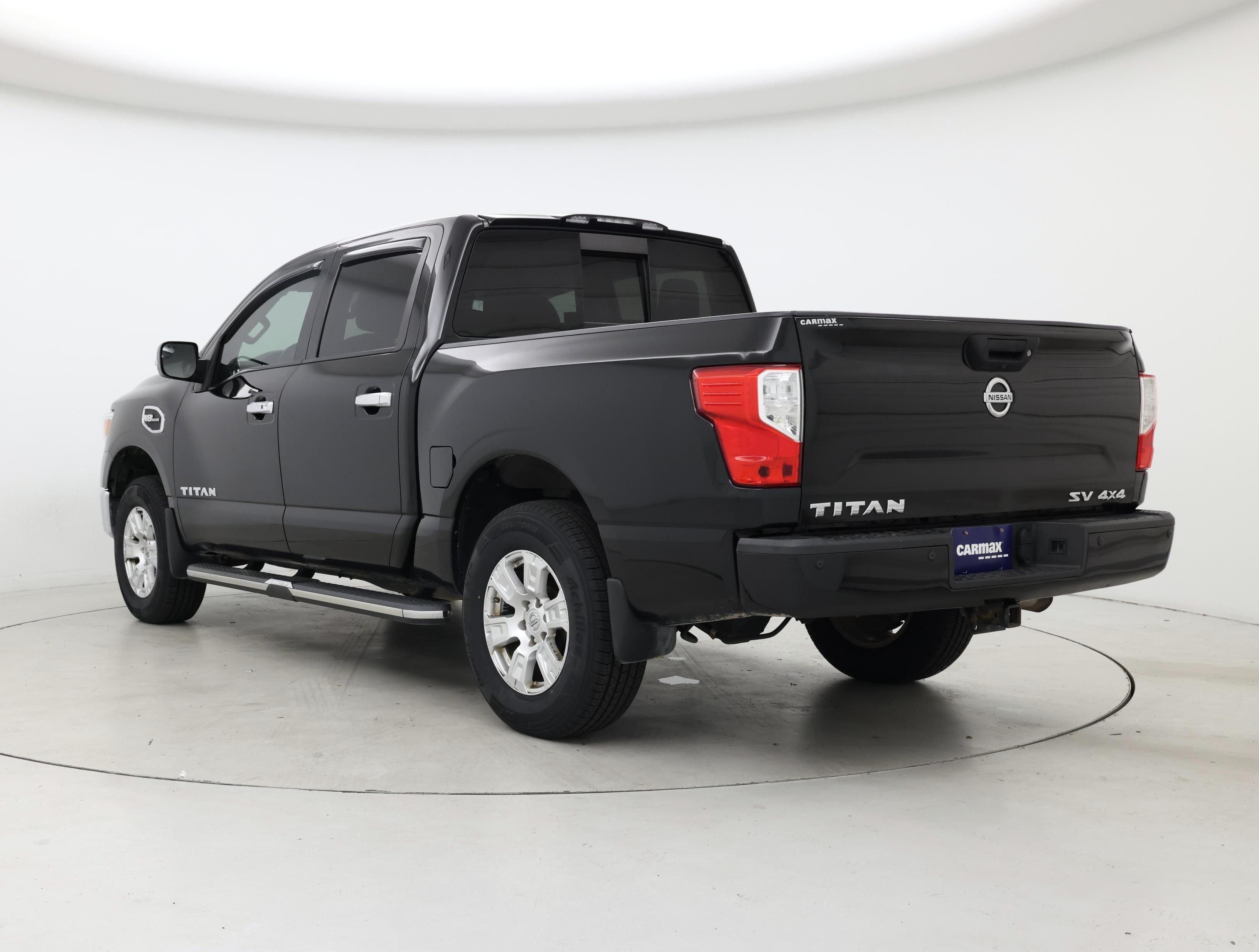 Thumbnail: 2017 Nissan Titan - 2