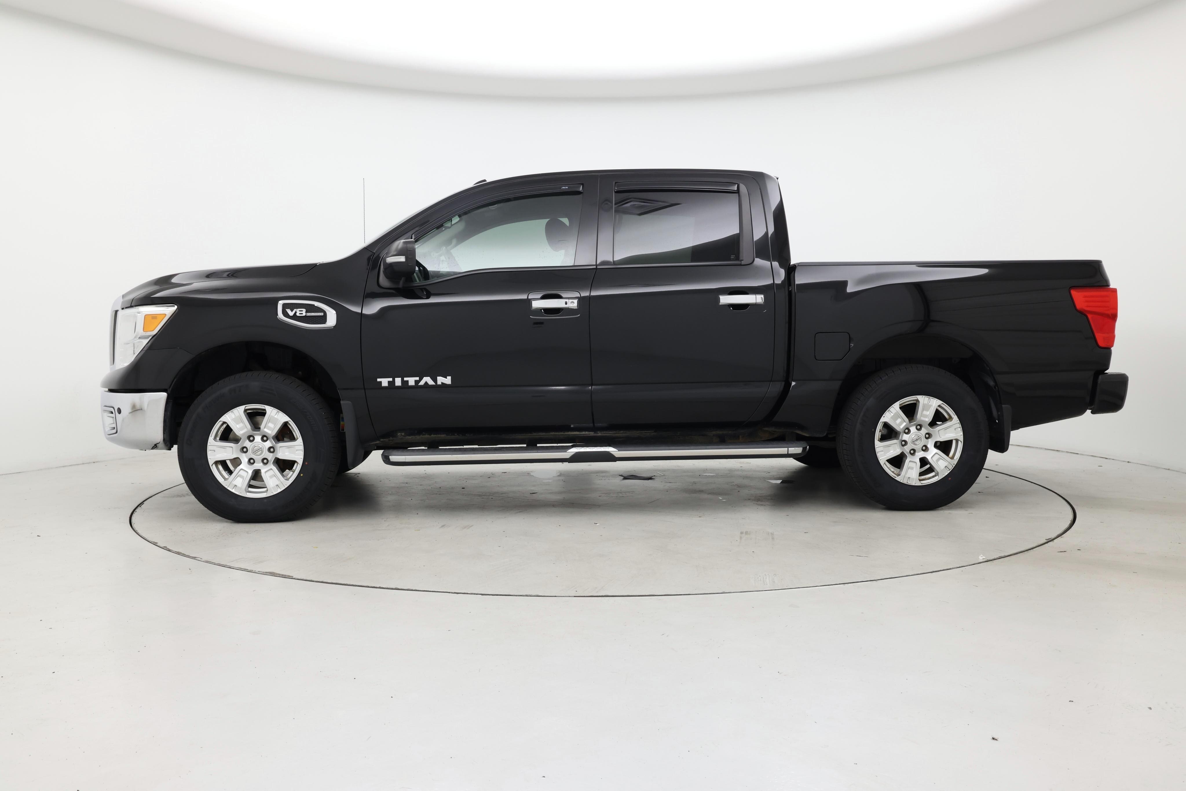 Thumbnail: 2017 Nissan Titan - 3