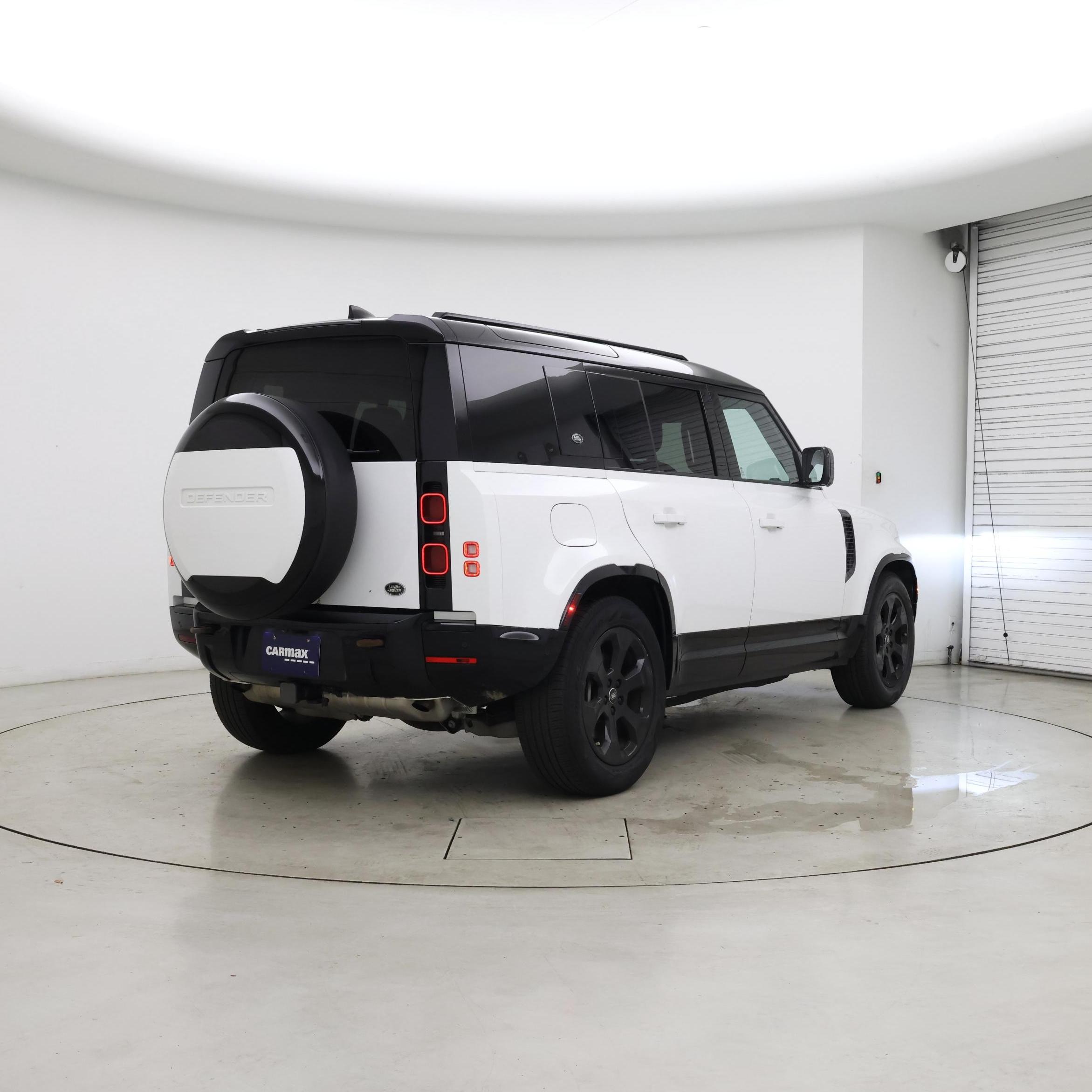 Thumbnail: 2023 Land Rover Defender - 8