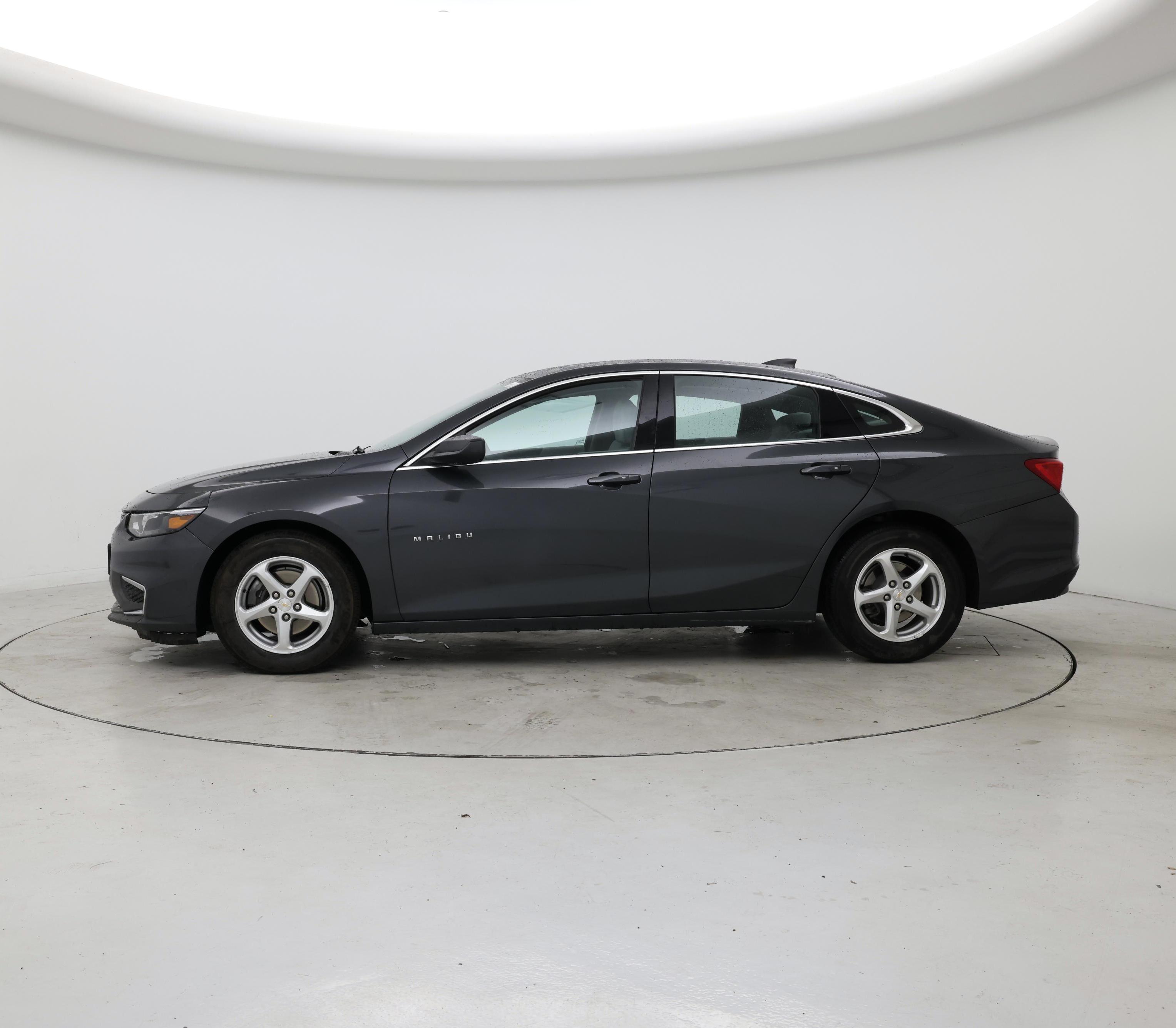 Thumbnail: 2017 Chevrolet Malibu - 3