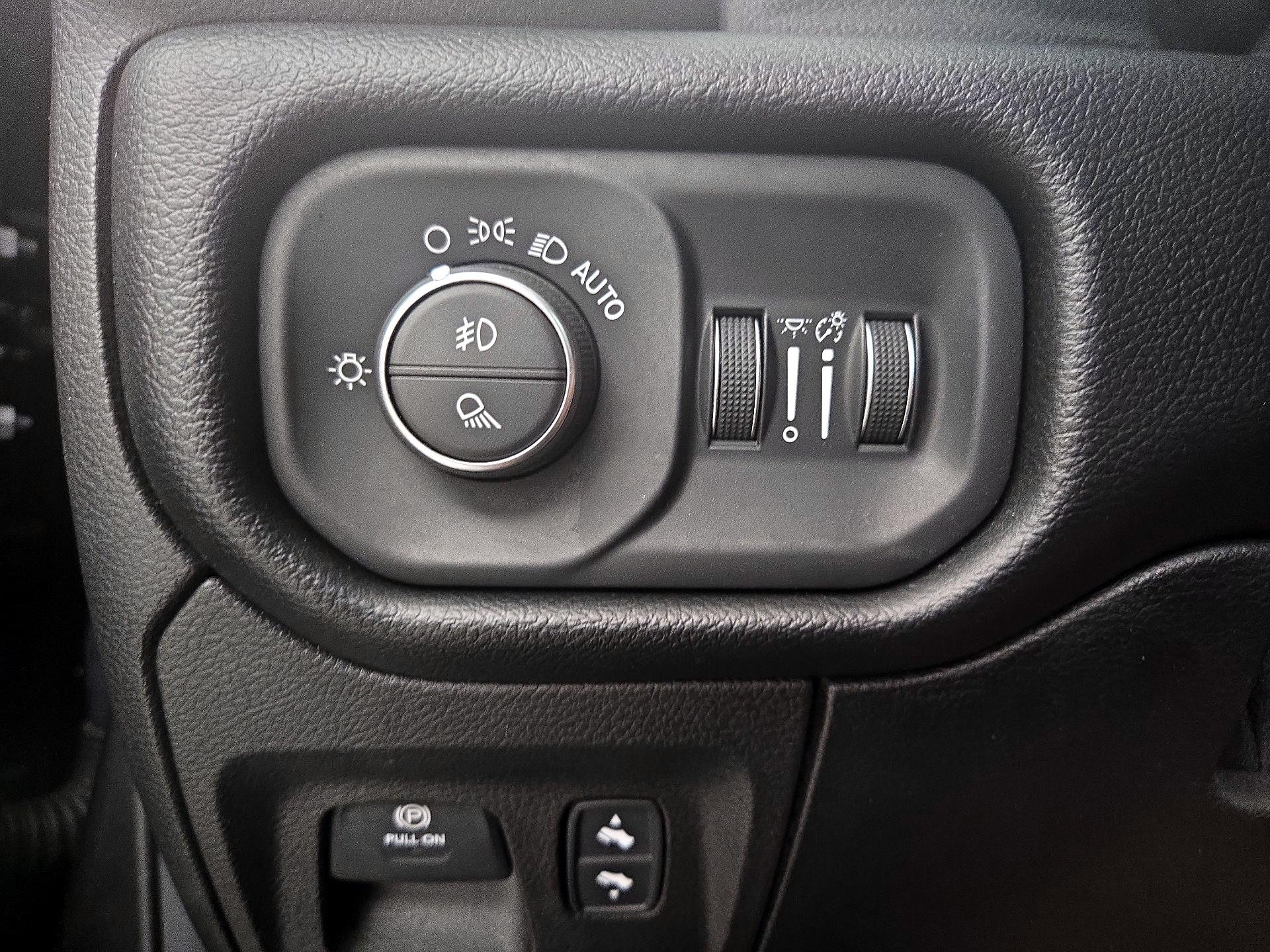 Thumbnail: 2019 RAM 1500 - 13