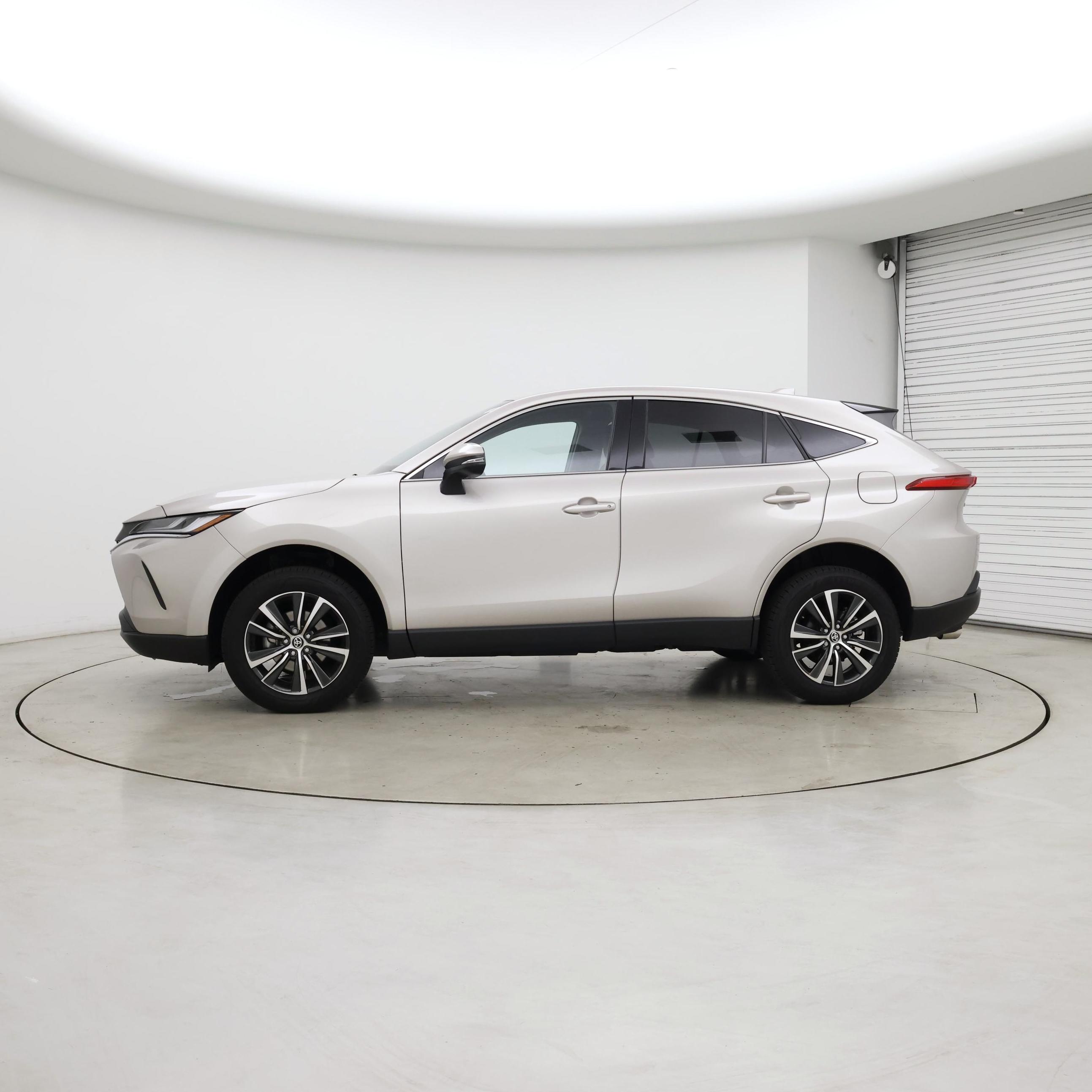 Thumbnail: 2024 Toyota Venza - 3
