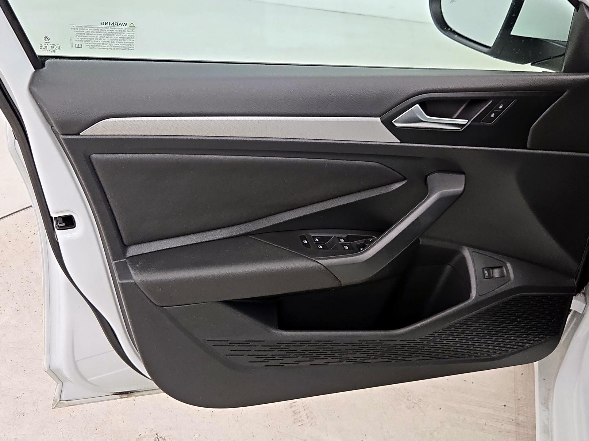 Thumbnail: 2019 Volkswagen Jetta - 12