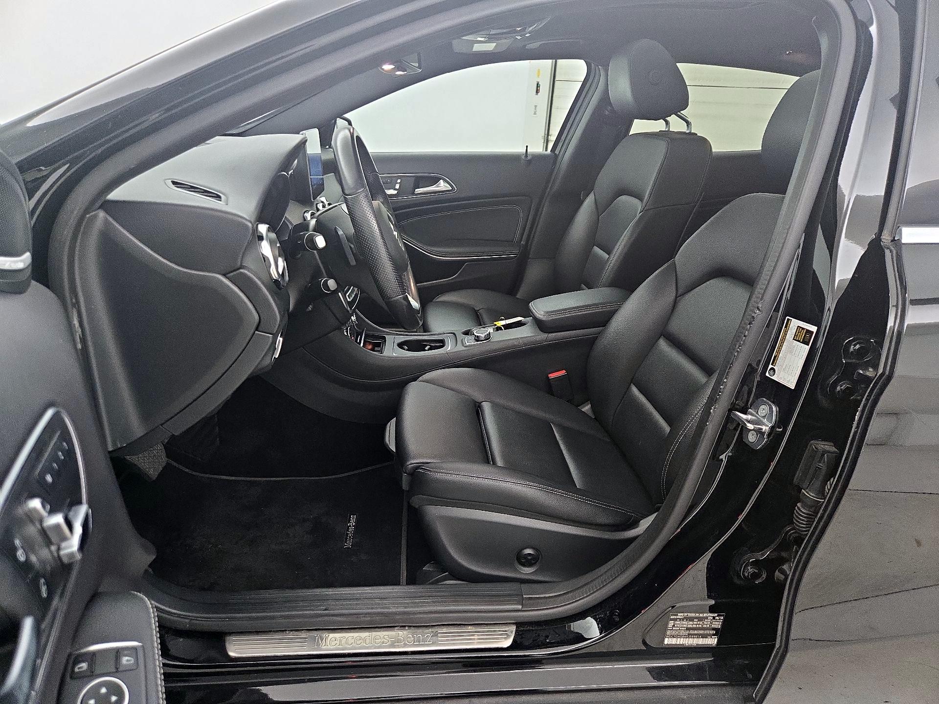 Thumbnail: 2019 Mercedes-Benz GLA - 11