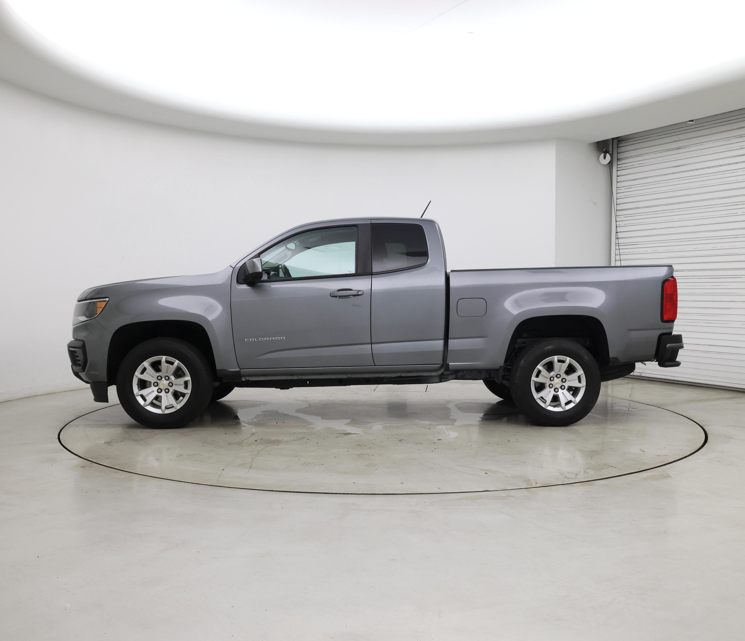 Thumbnail: 2022 Chevrolet Colorado - 3
