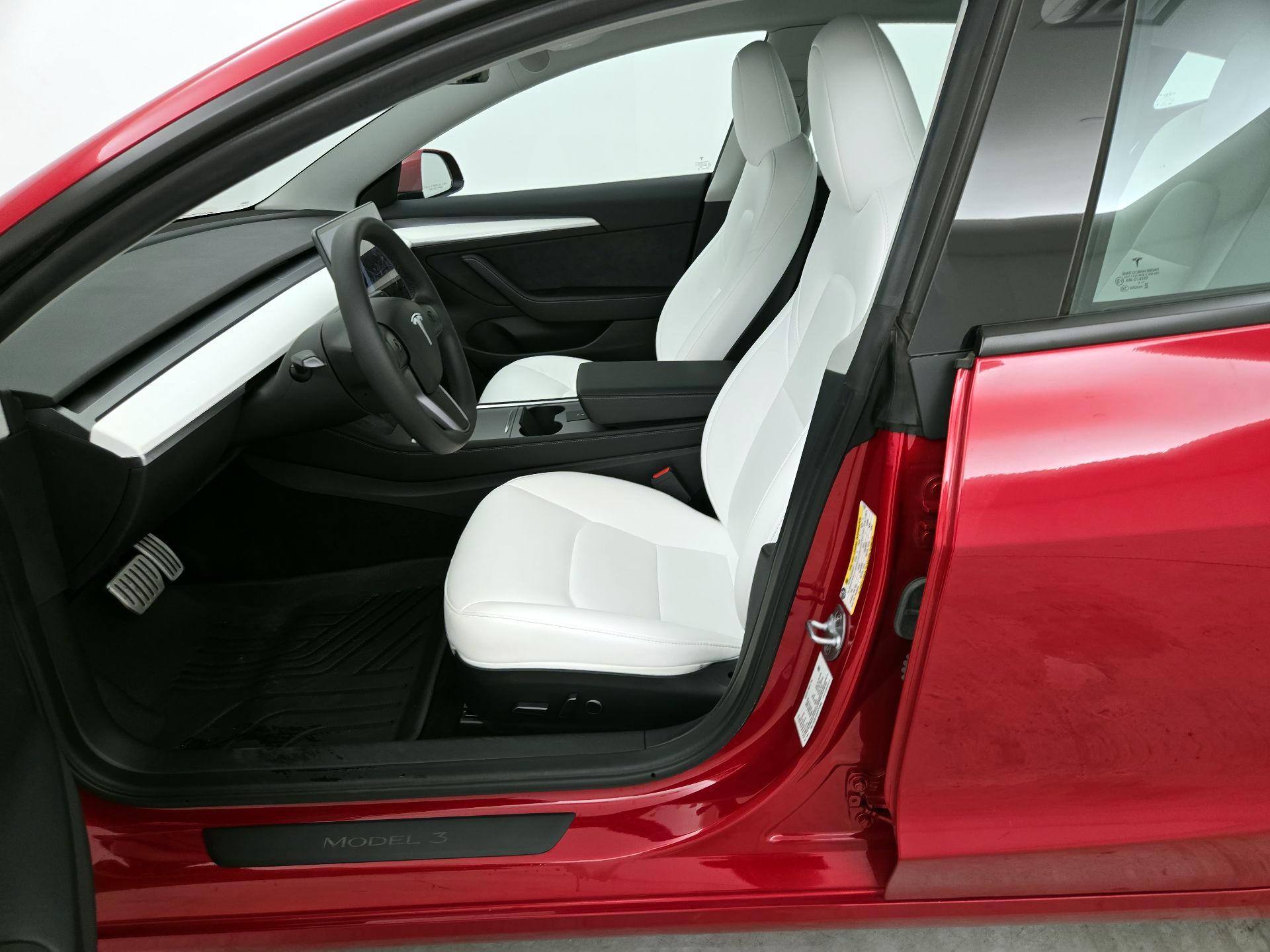 Thumbnail: 2023 Tesla Model 3 - 11