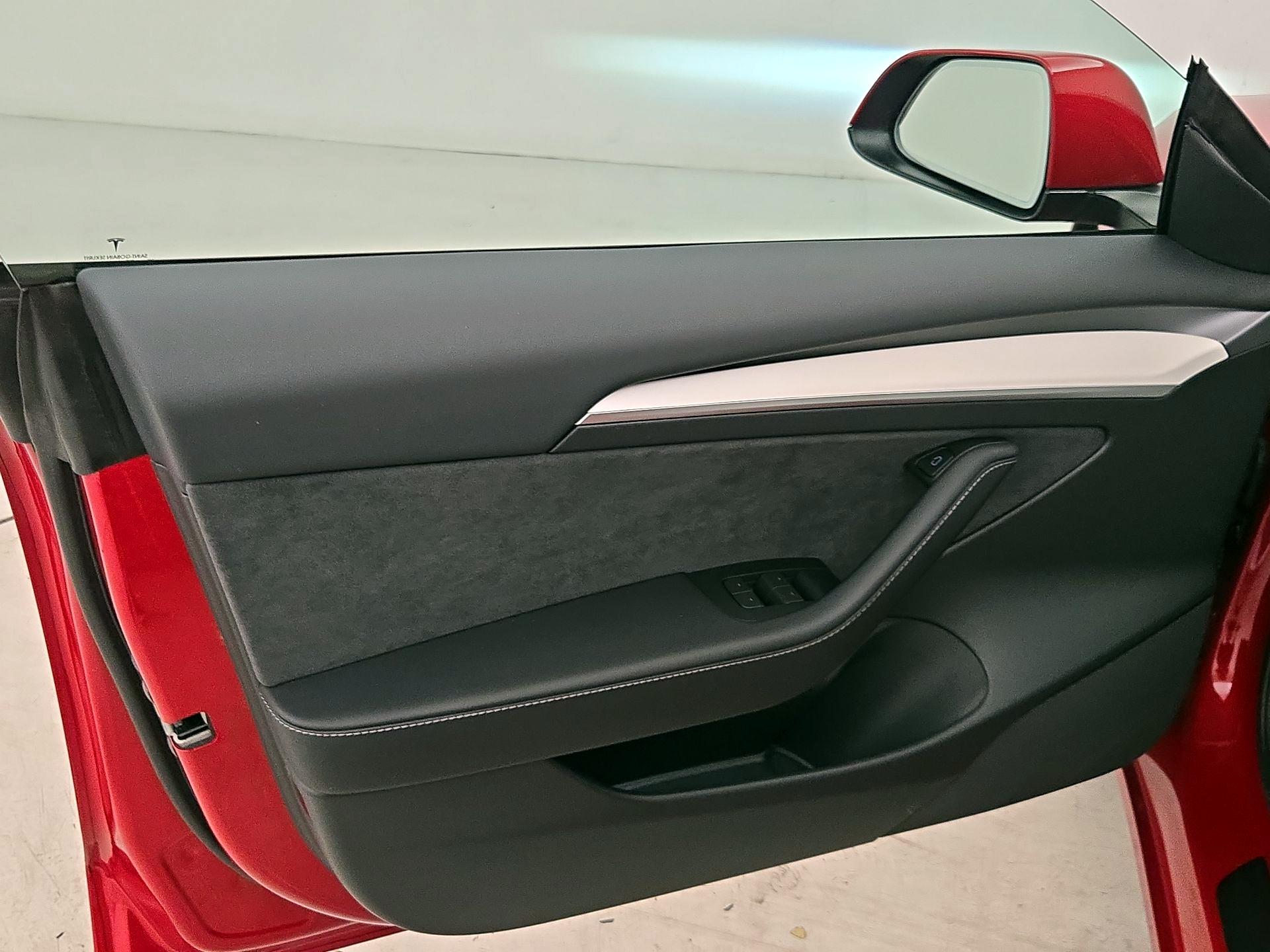 Thumbnail: 2023 Tesla Model 3 - 12