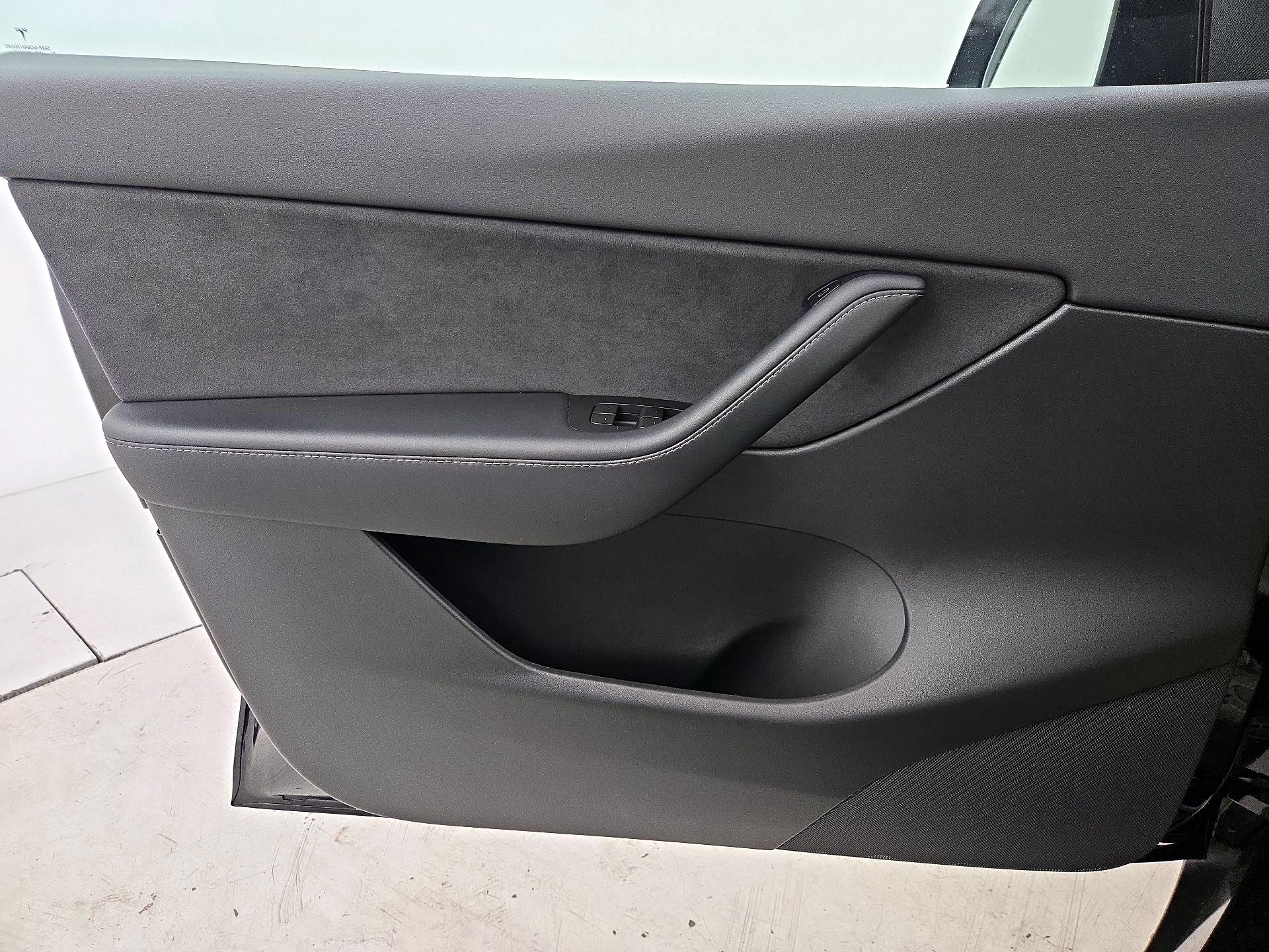 Thumbnail: 2022 Tesla Model Y - 12
