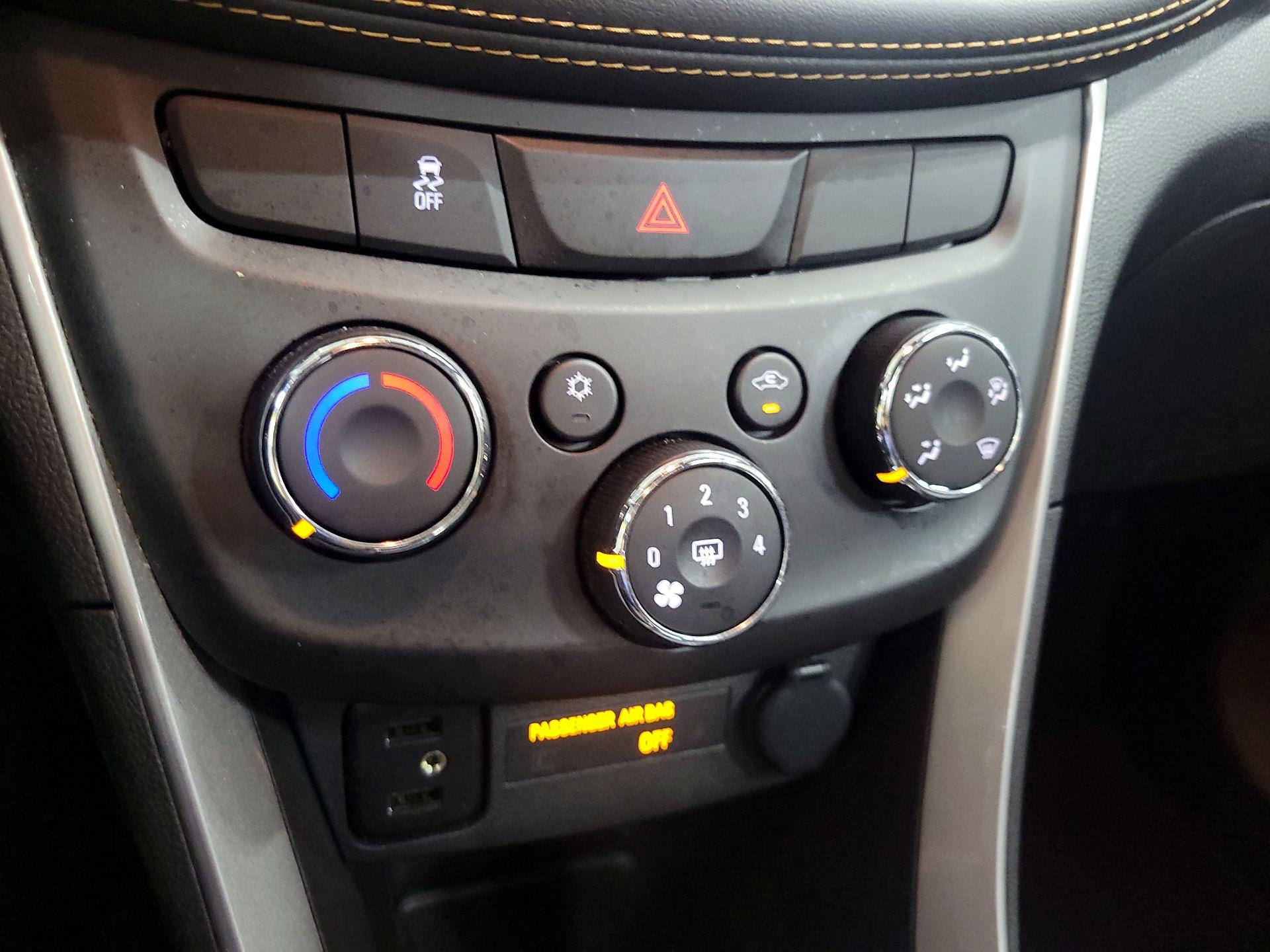 Thumbnail: 2021 Chevrolet Trax - 16