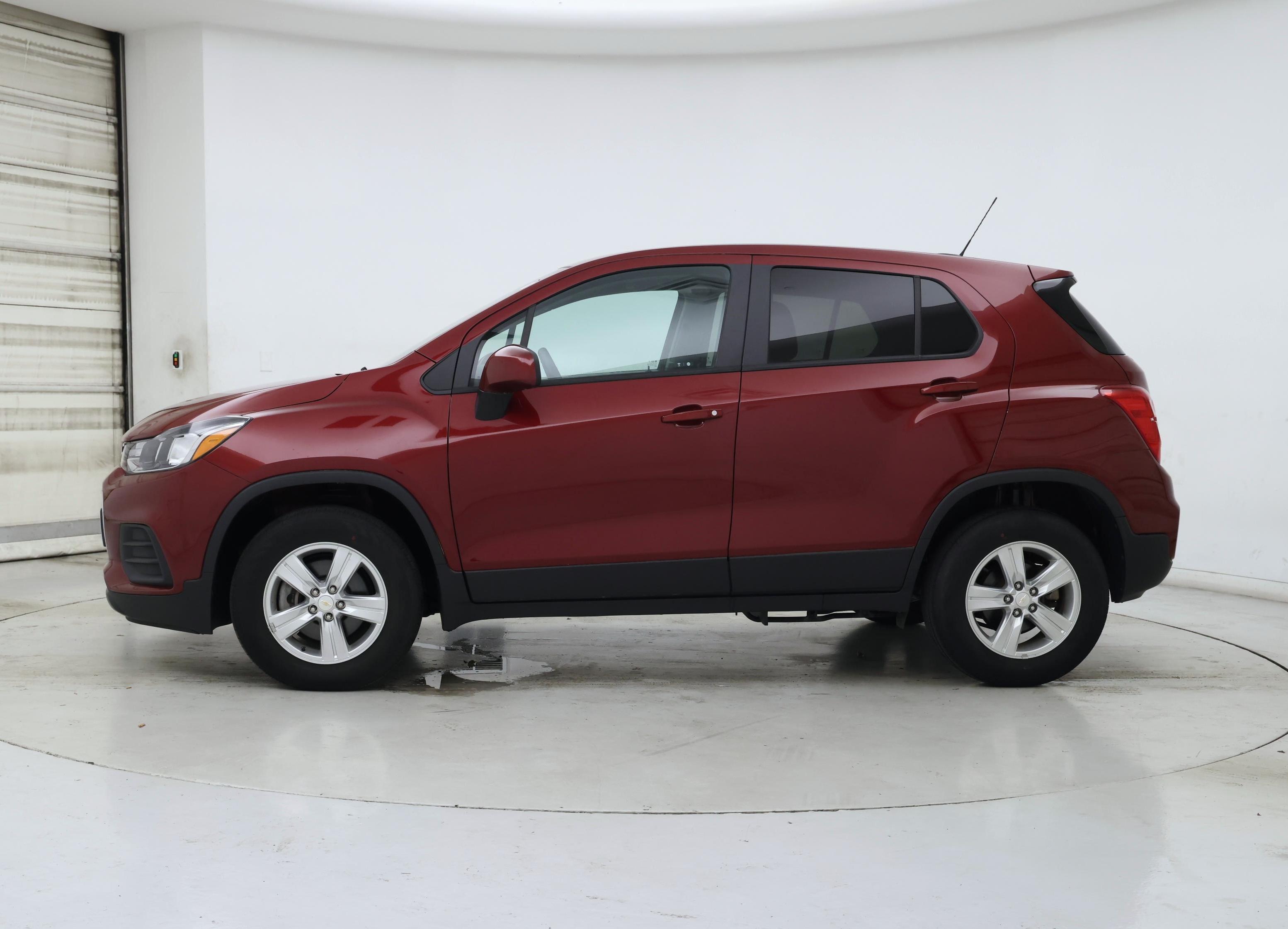 Thumbnail: 2021 Chevrolet Trax - 3