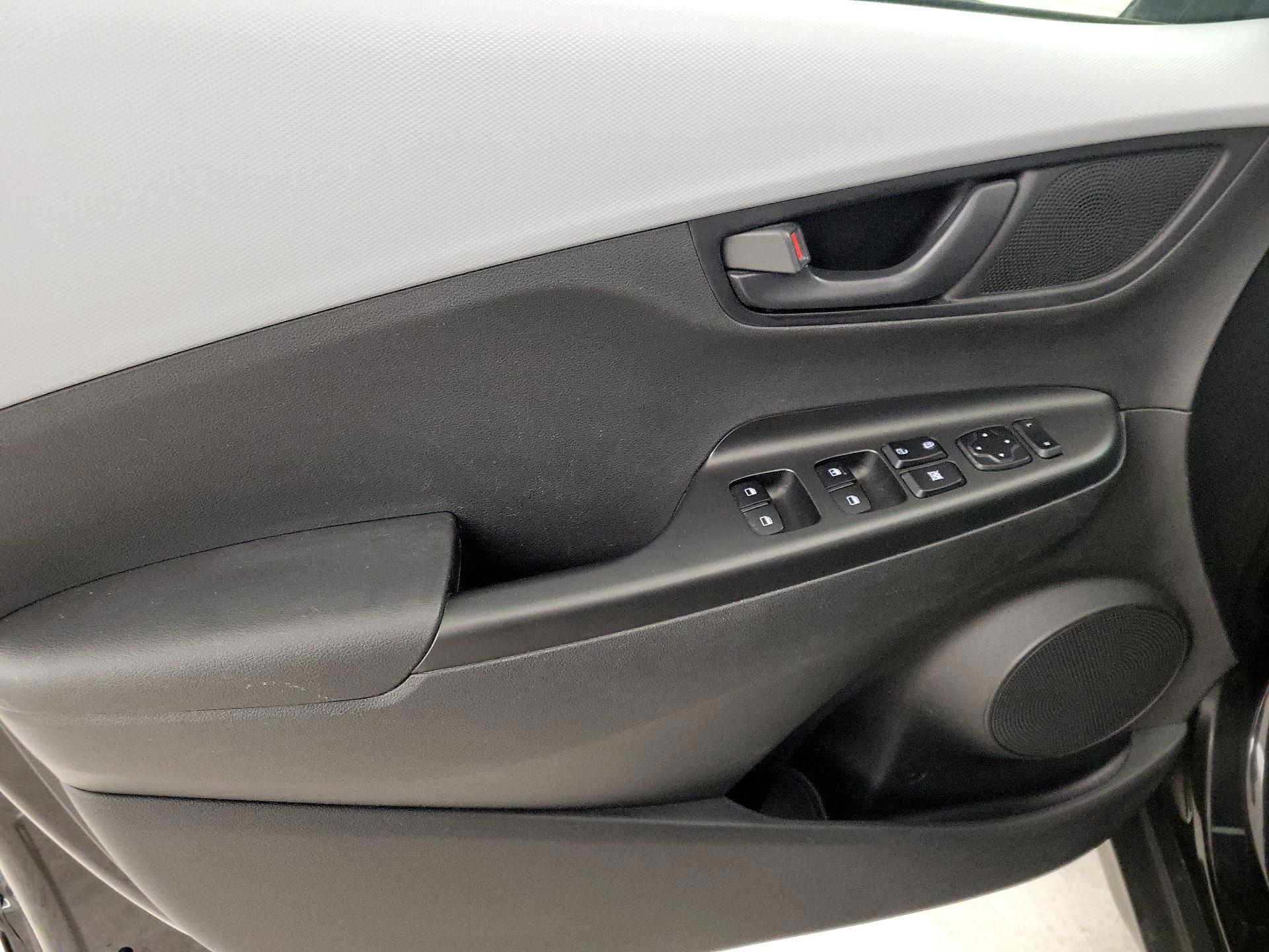 Thumbnail: 2020 Hyundai Kona - 12