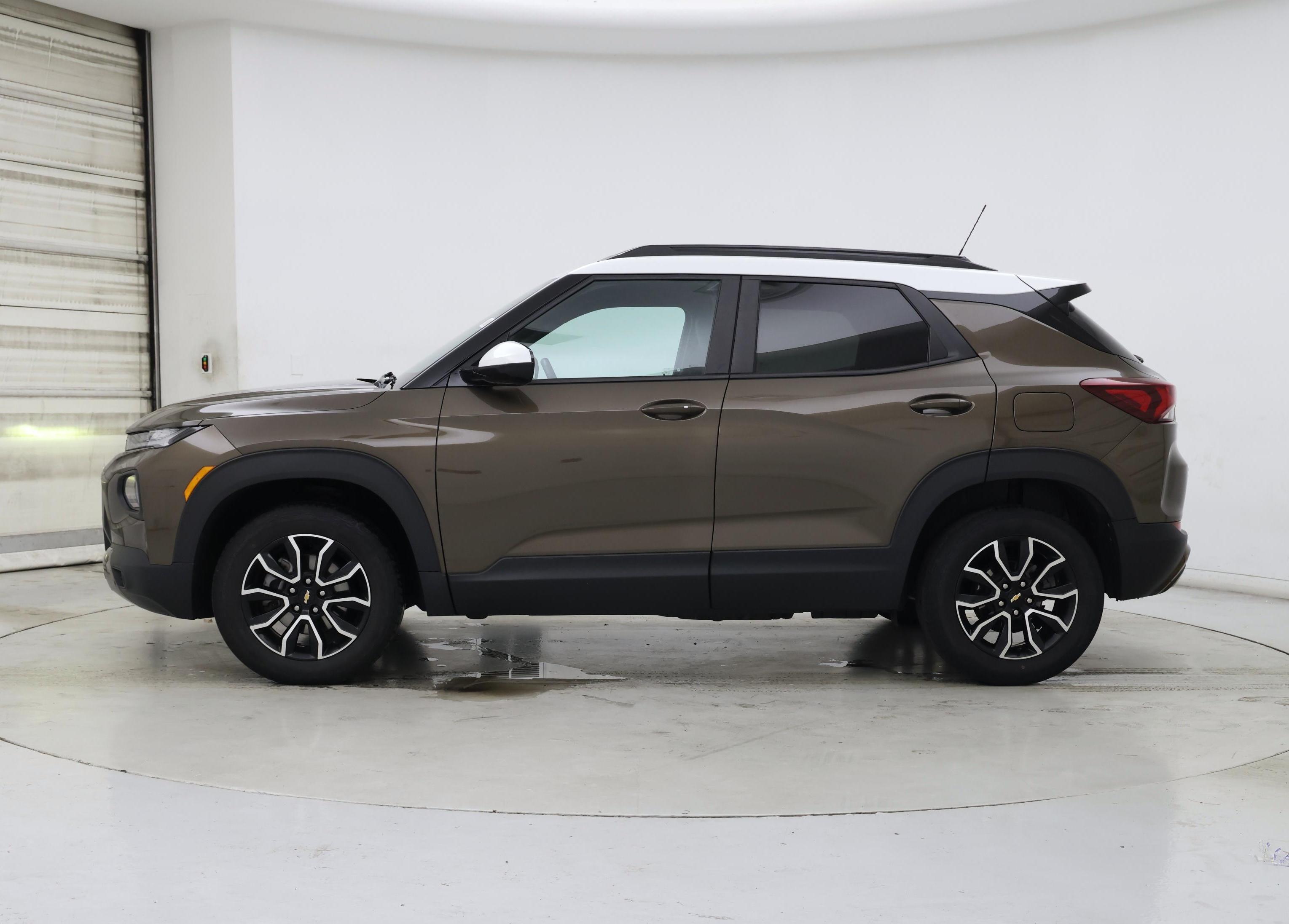 Thumbnail: 2022 Chevrolet TrailBlazer - 3