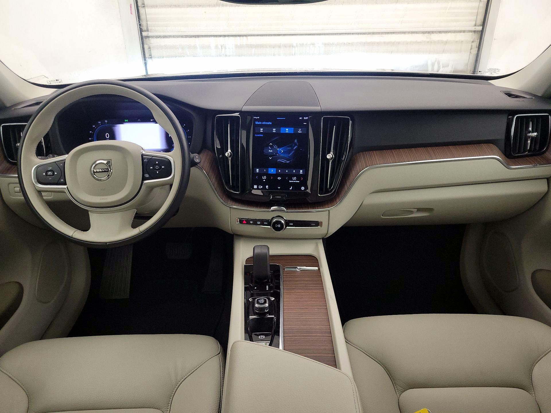 Thumbnail: 2022 Volvo XC60 - 9