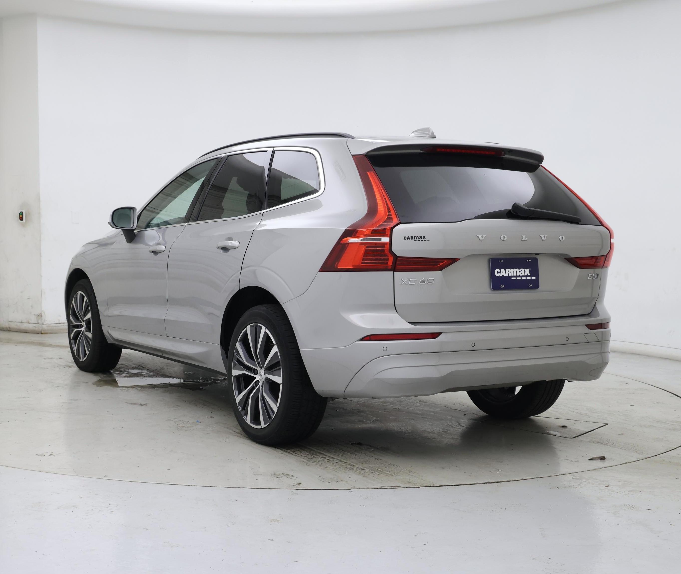 Thumbnail: 2022 Volvo XC60 - 2