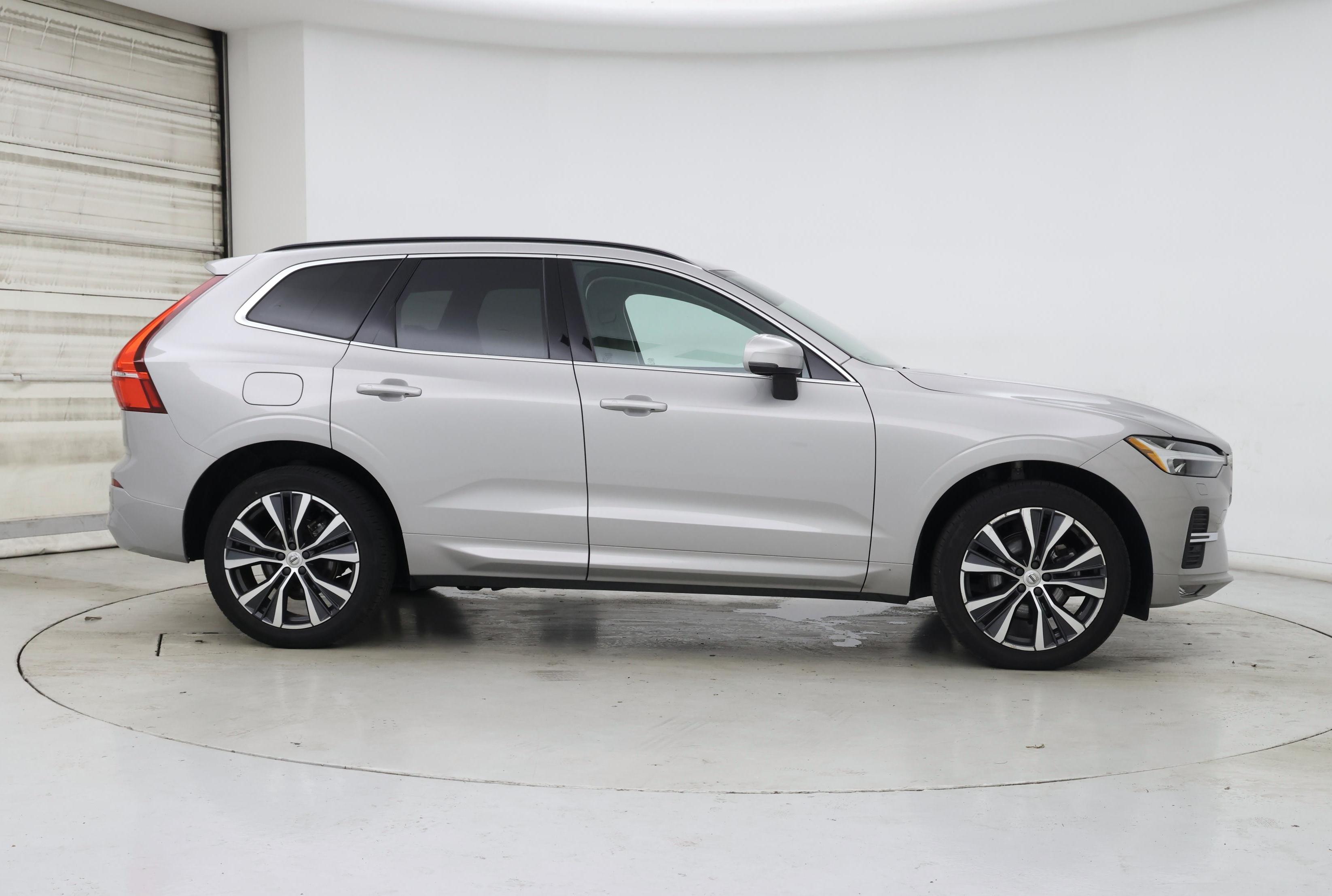Thumbnail: 2022 Volvo XC60 - 7