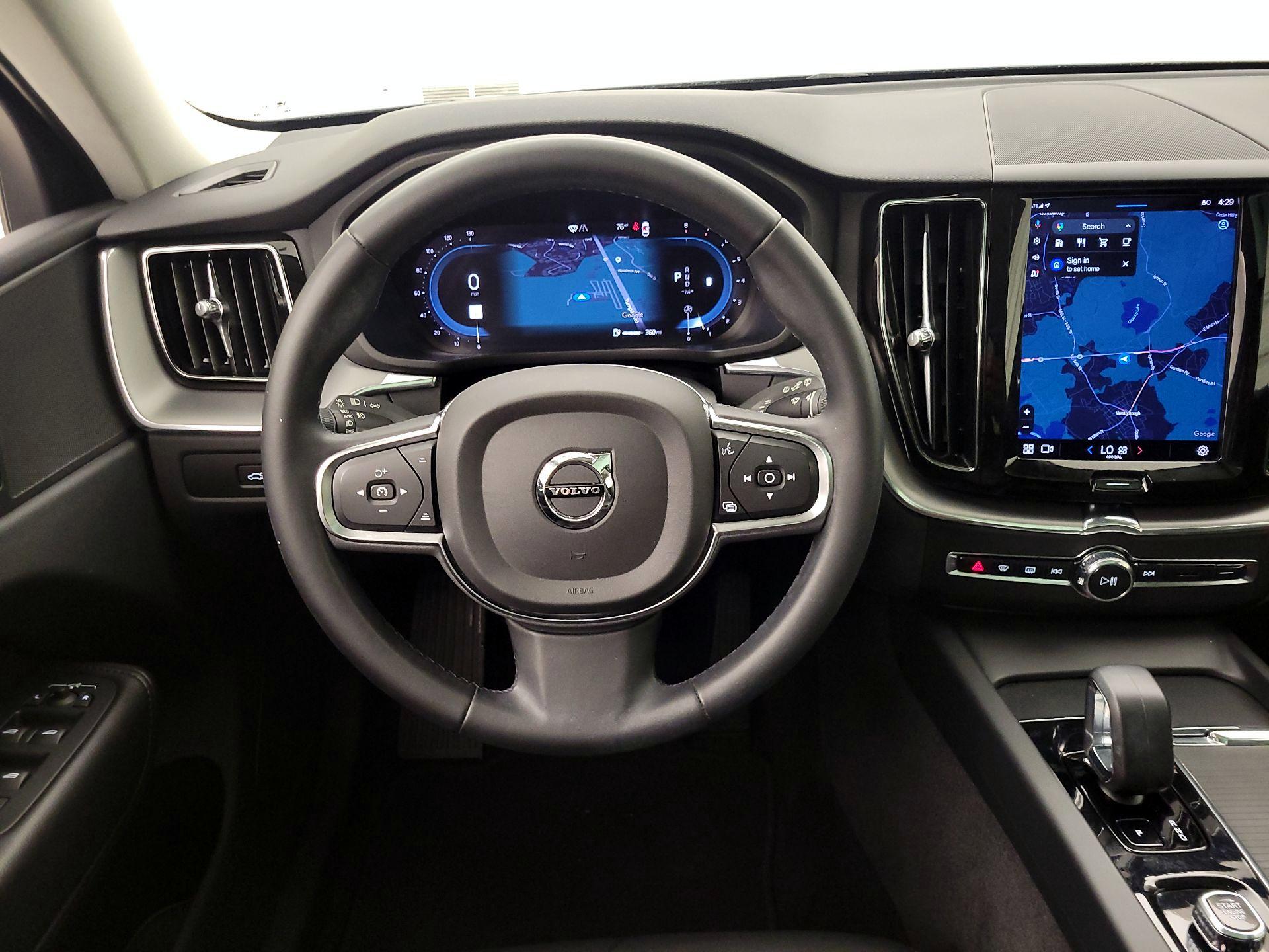 Thumbnail: 2023 Volvo XC60 - 10