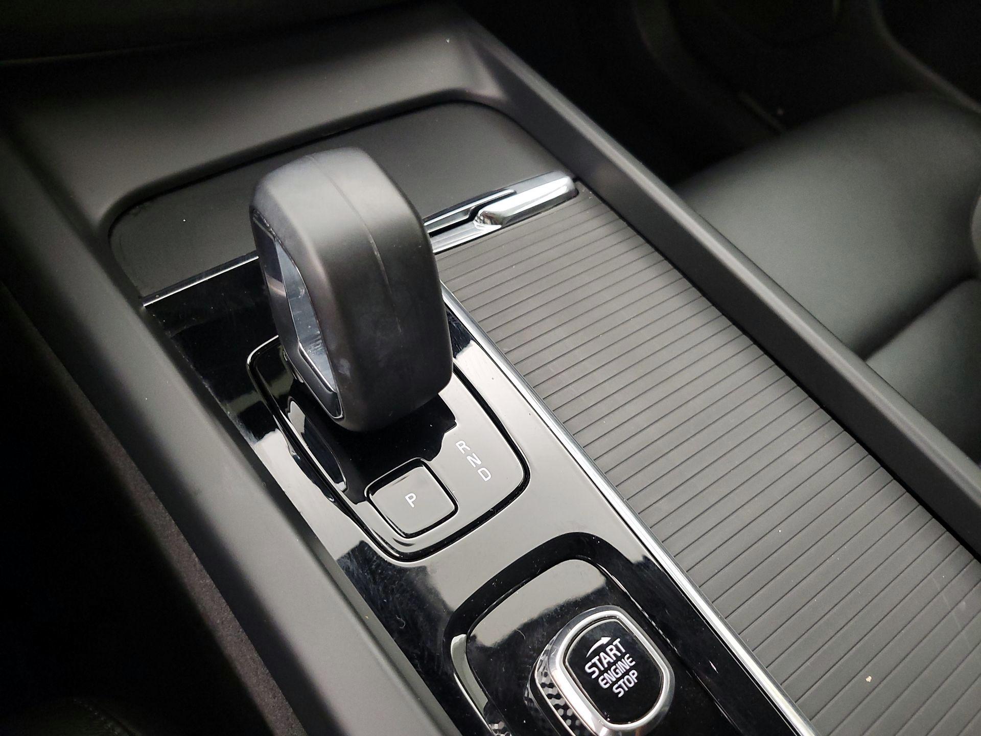 Thumbnail: 2023 Volvo XC60 - 18