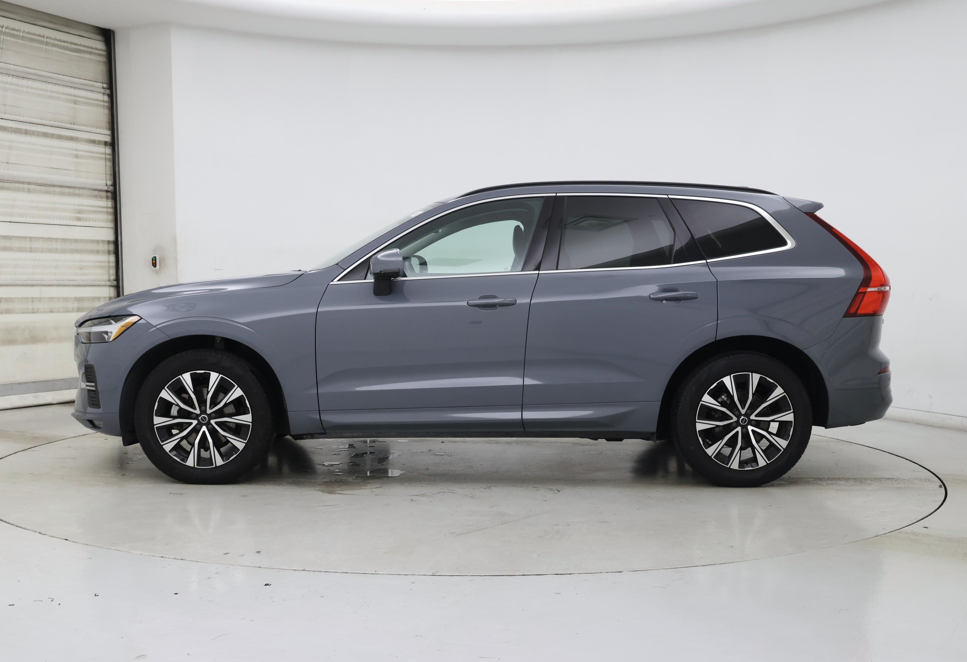 Thumbnail: 2023 Volvo XC60 - 3