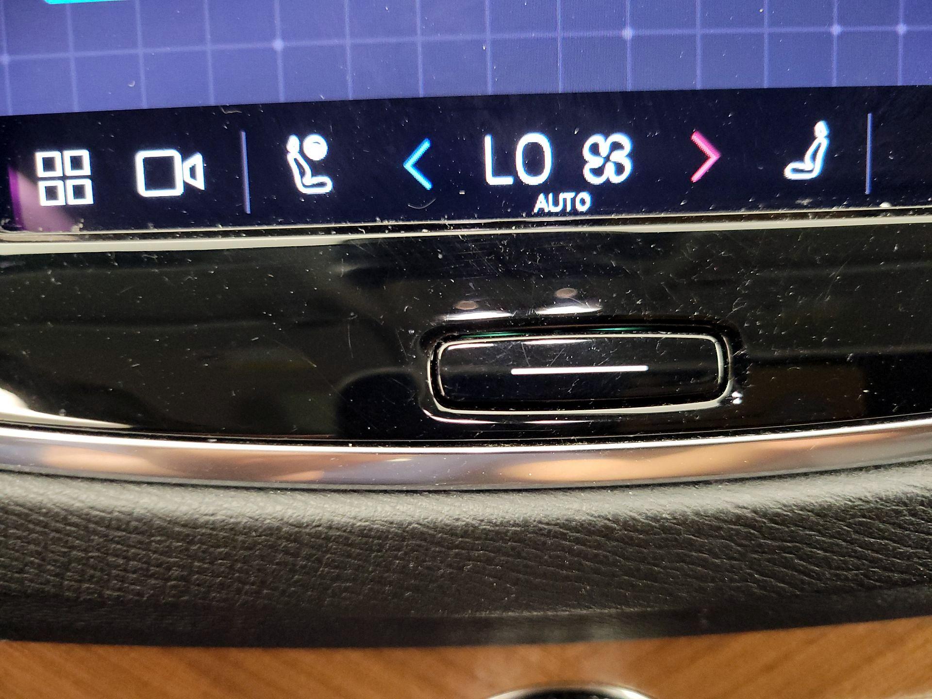 Thumbnail: 2023 Volvo XC90 - 15