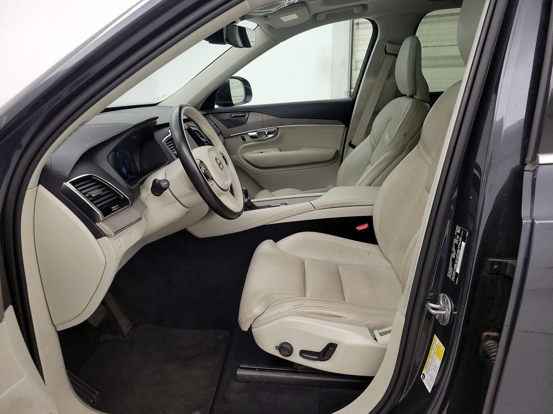 Thumbnail: 2022 Volvo XC90 - 11