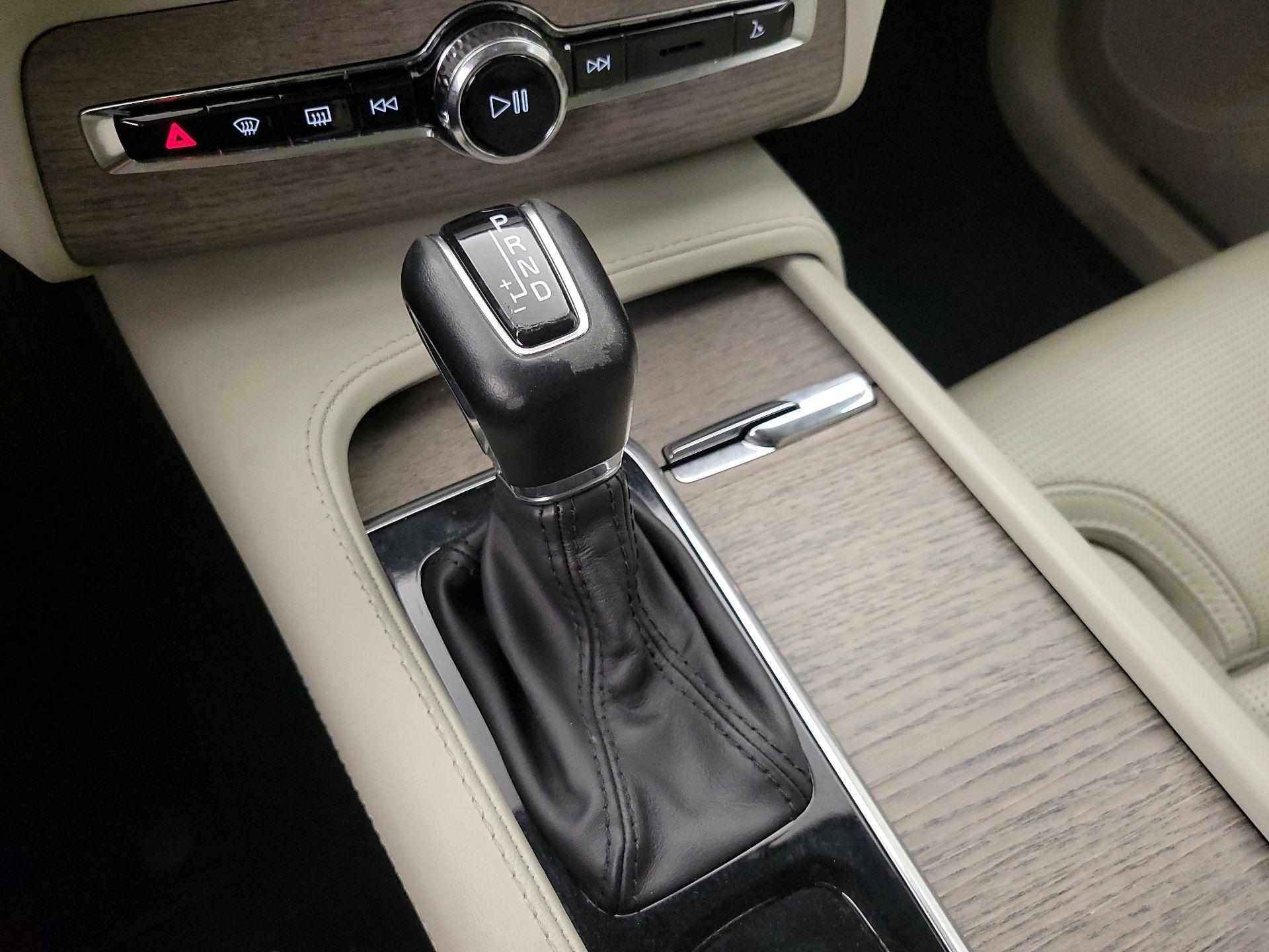 Thumbnail: 2022 Volvo XC90 - 18