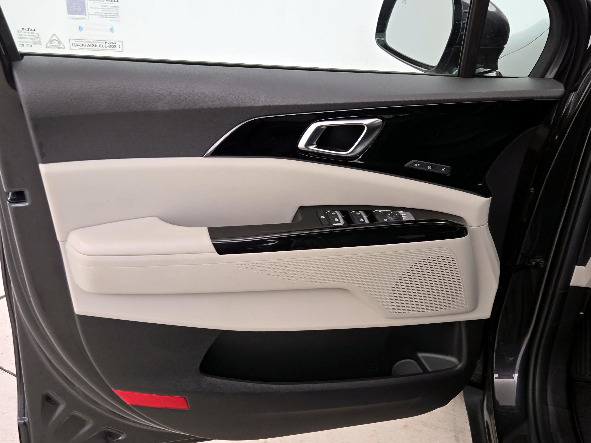 Thumbnail: 2024 Kia Carnival - 12
