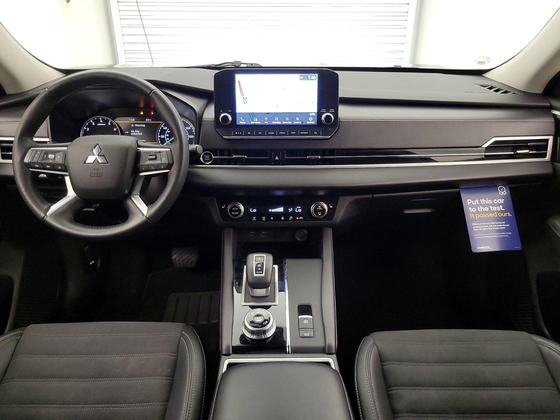 Thumbnail: 2023 Mitsubishi Outlander - 9