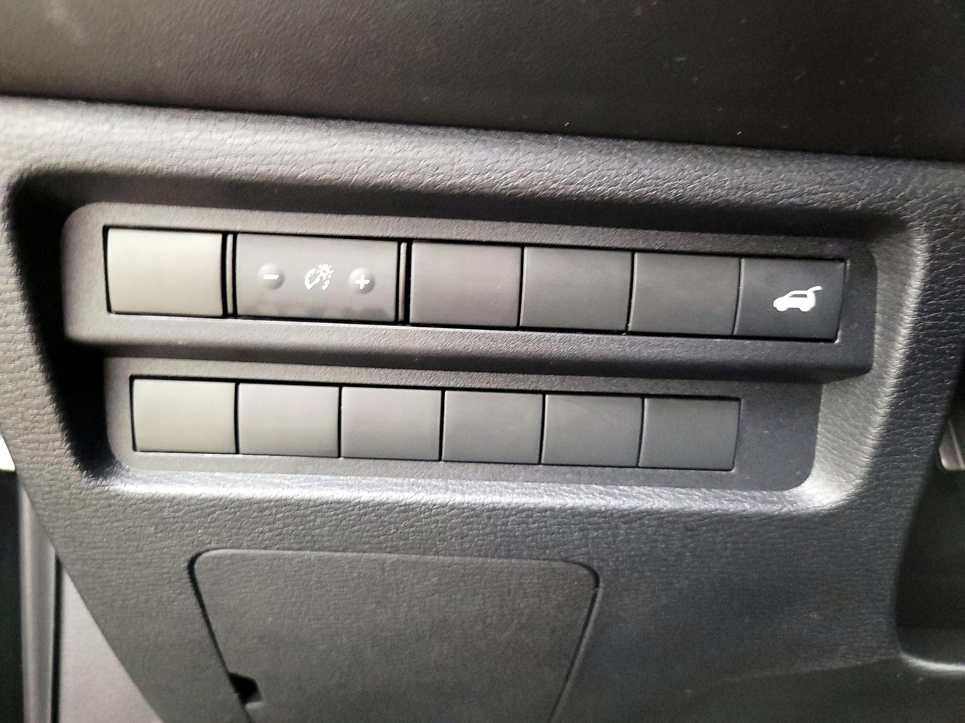 Thumbnail: 2023 Mitsubishi Outlander - 13