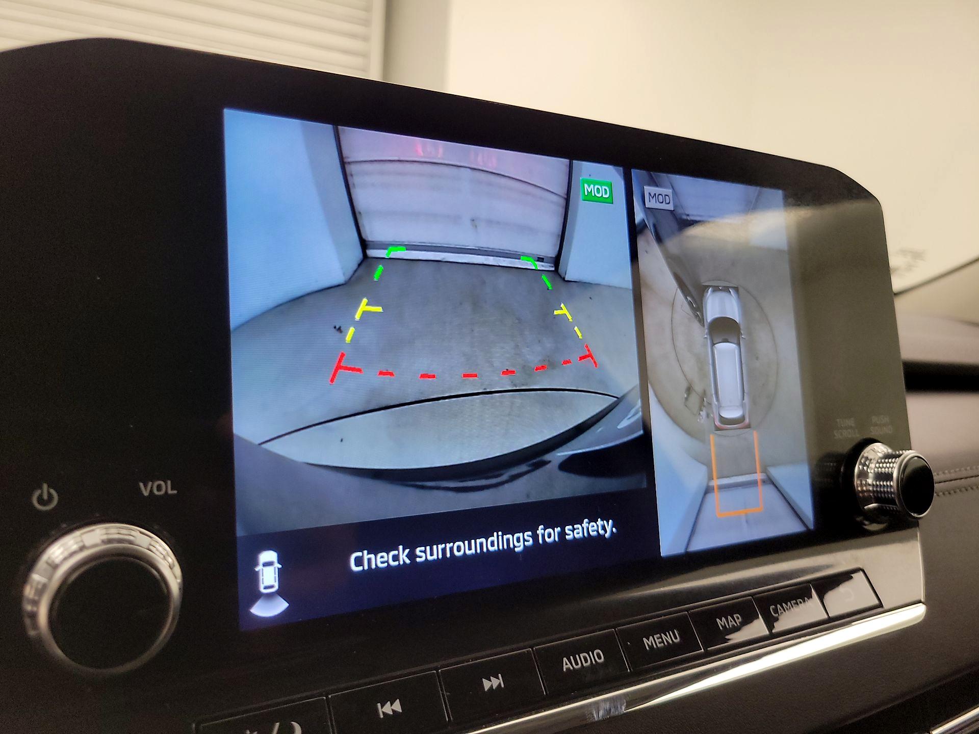 Thumbnail: 2023 Mitsubishi Outlander - 15