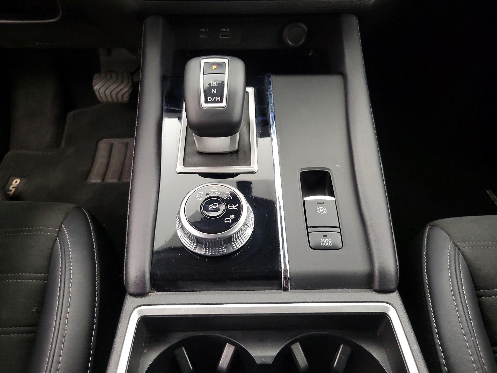 Thumbnail: 2023 Mitsubishi Outlander - 18