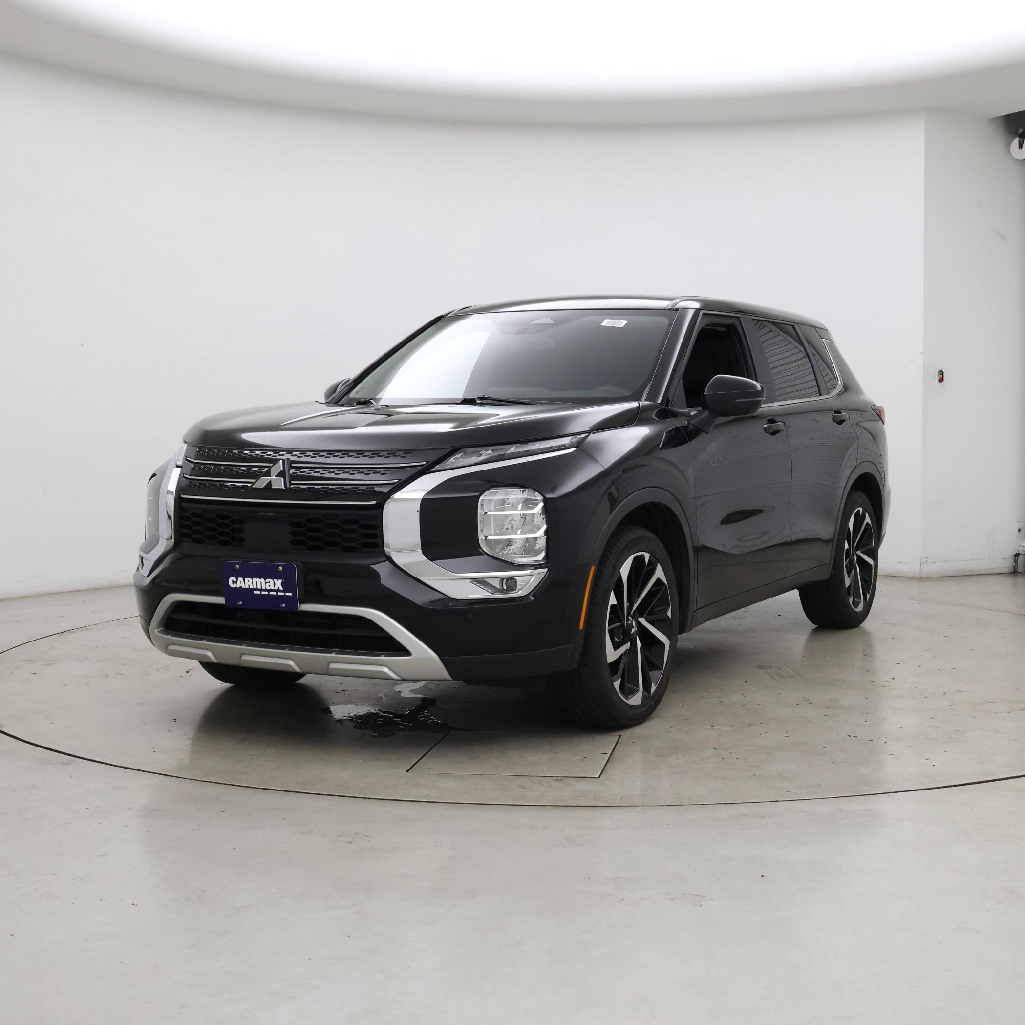 Thumbnail: 2023 Mitsubishi Outlander - 4