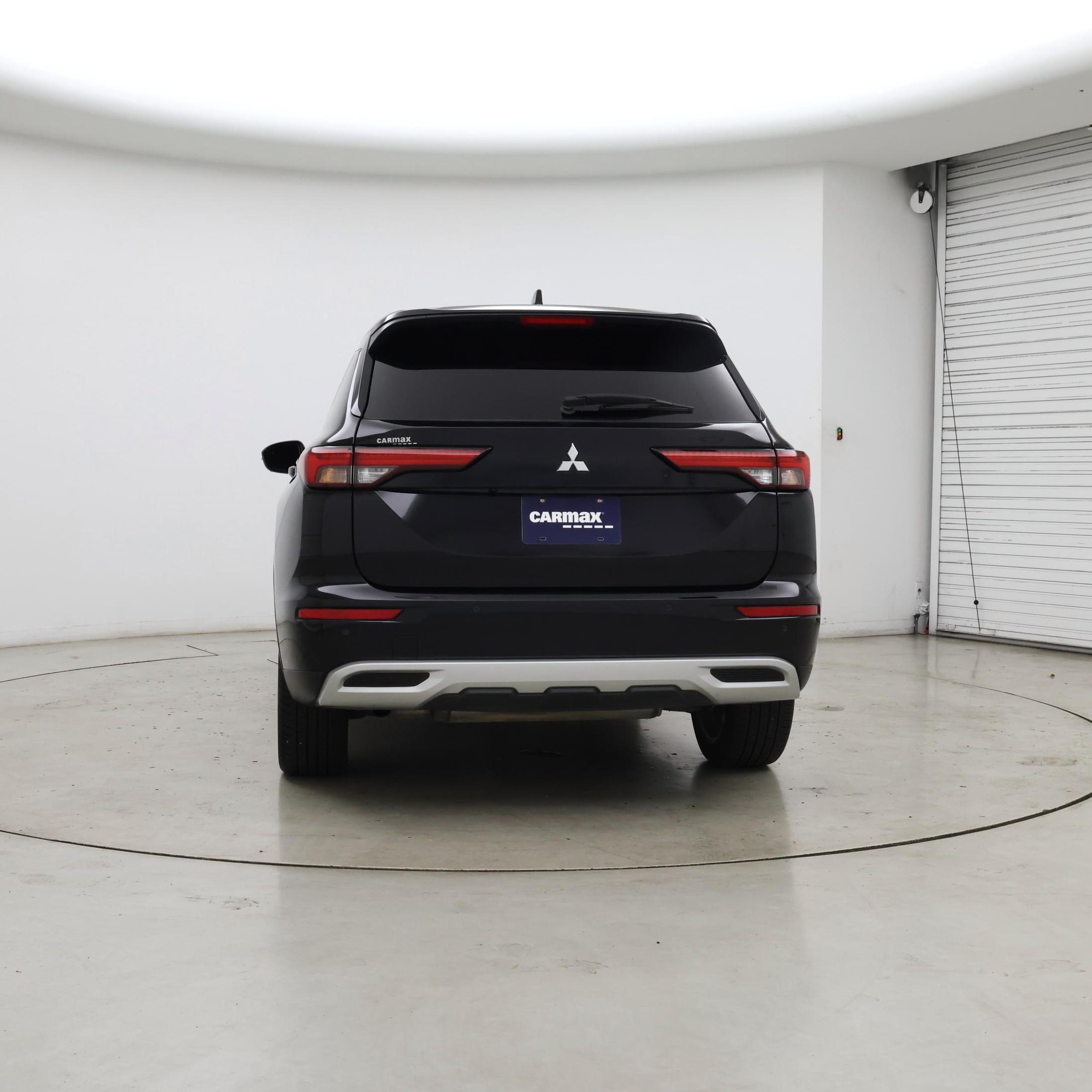 Thumbnail: 2023 Mitsubishi Outlander - 6