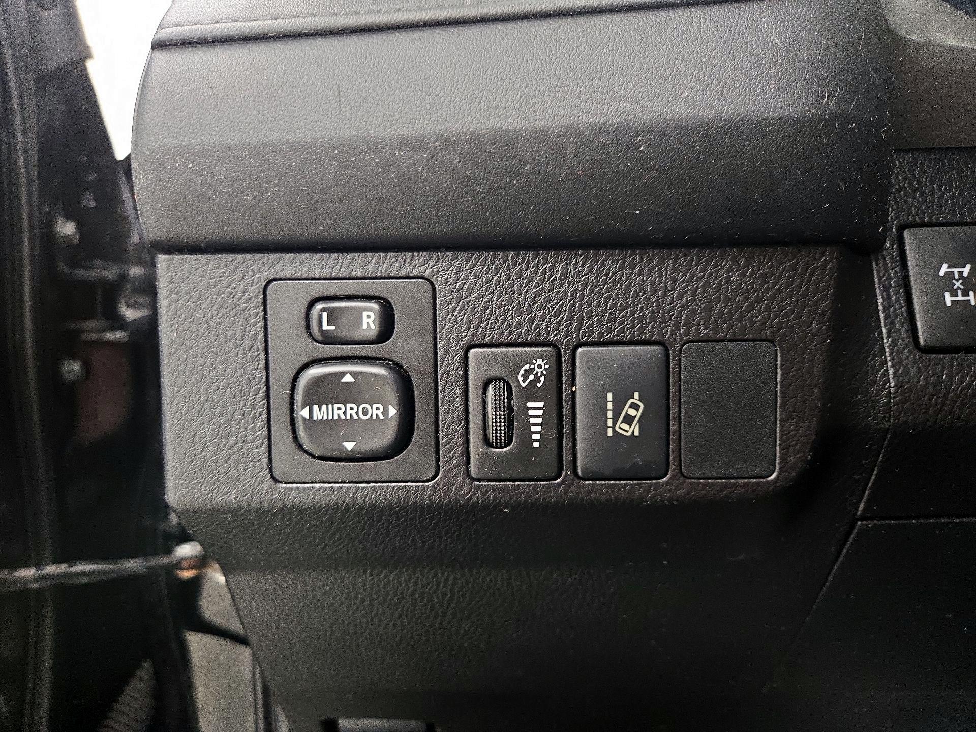 Thumbnail: 2018 Toyota RAV4 - 13