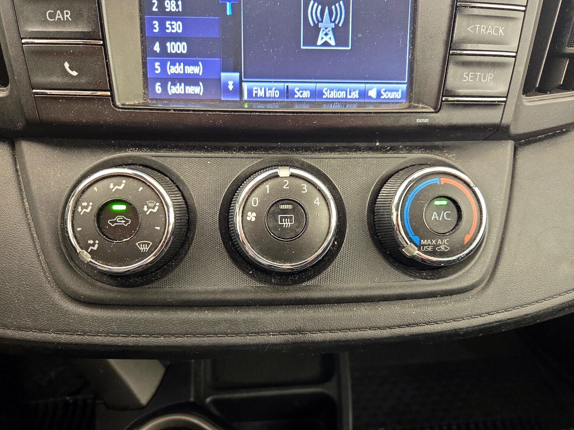 Thumbnail: 2018 Toyota RAV4 - 16