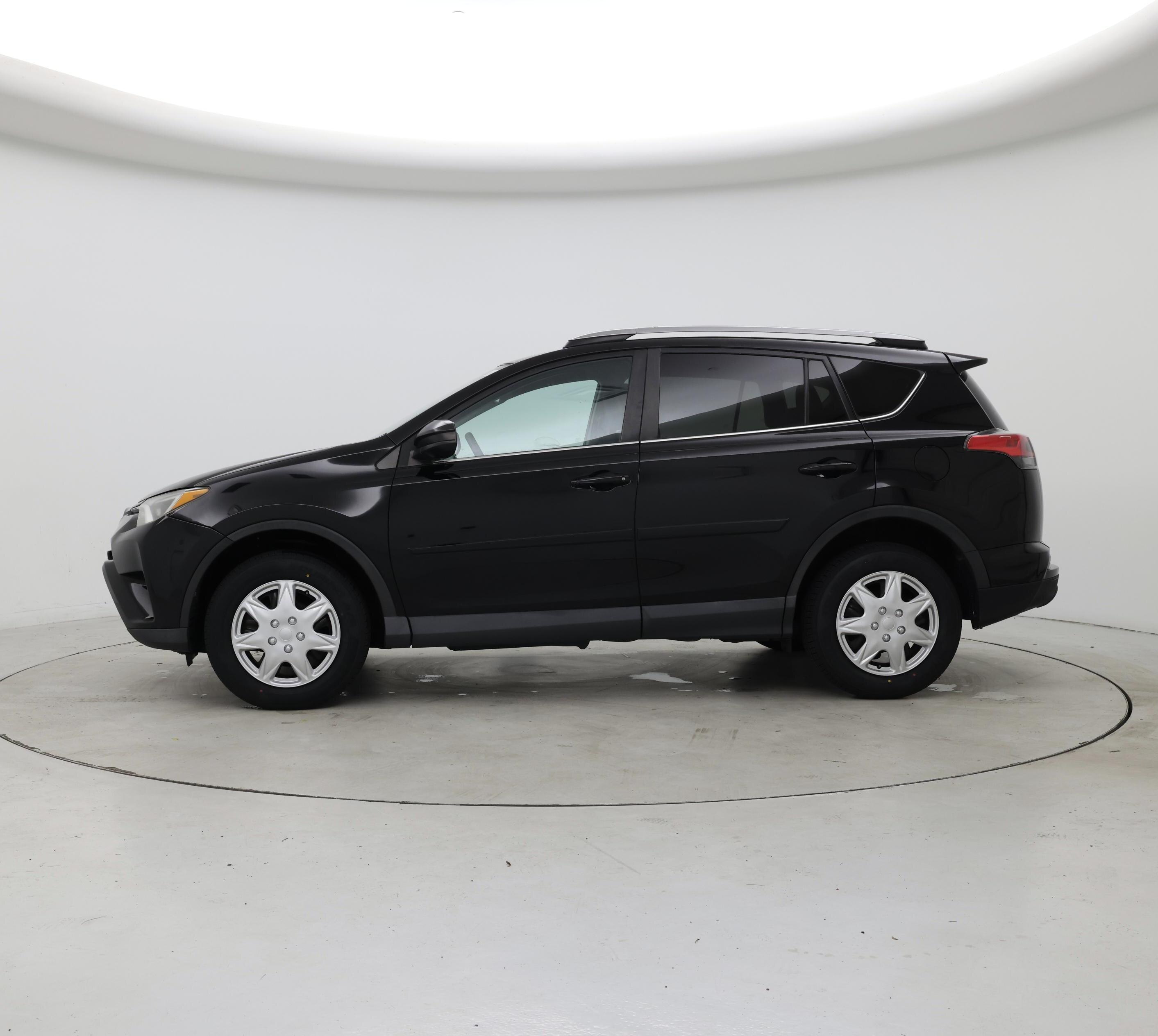 Thumbnail: 2018 Toyota RAV4 - 3