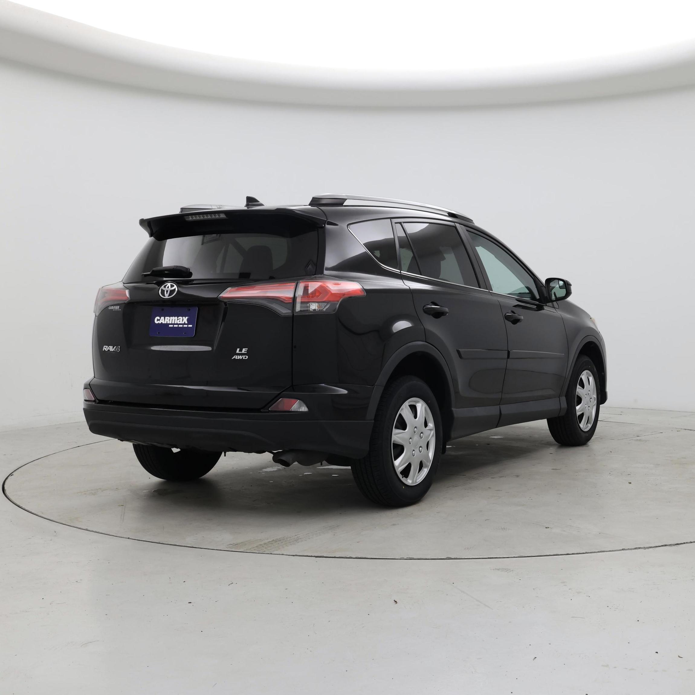 Thumbnail: 2018 Toyota RAV4 - 8