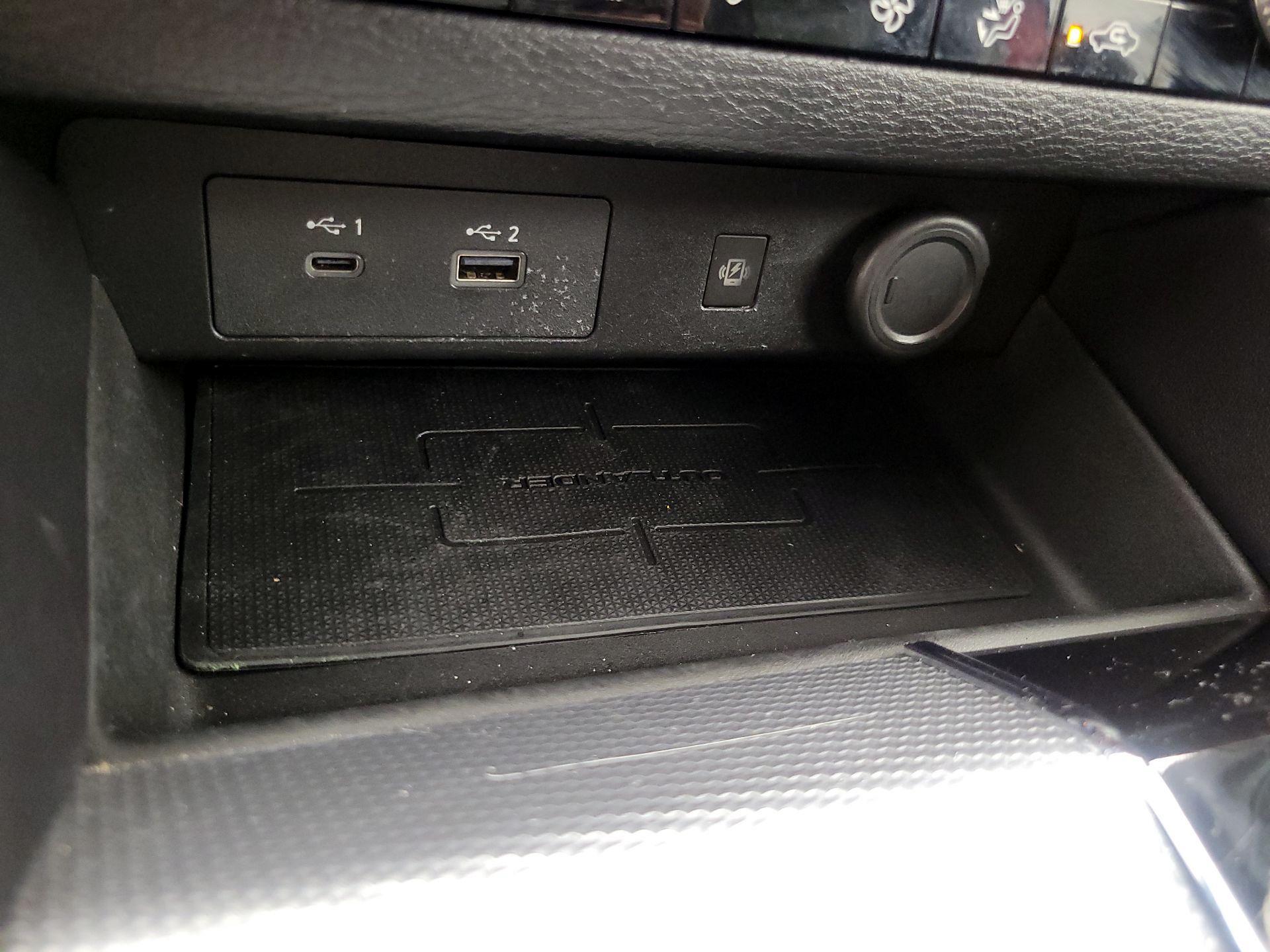 Thumbnail: 2024 Mitsubishi Outlander - 19