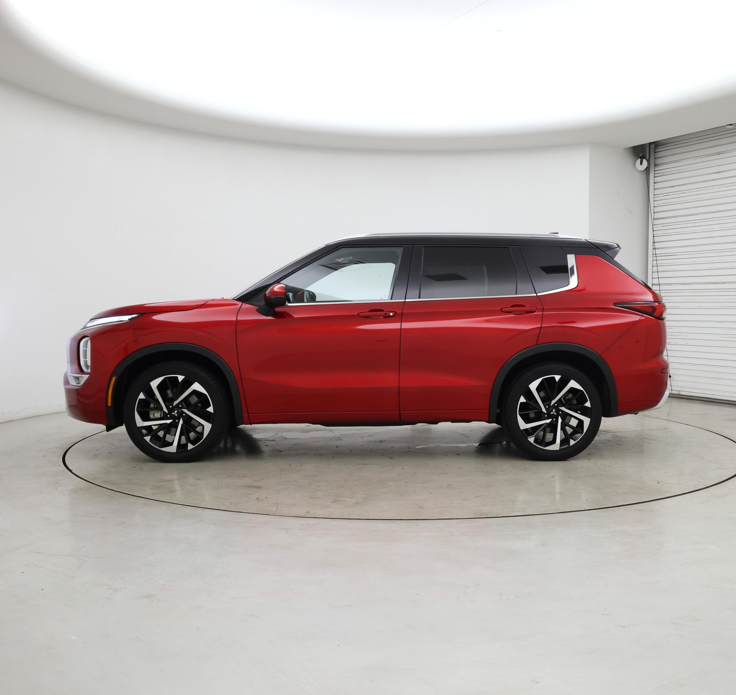 Thumbnail: 2024 Mitsubishi Outlander - 3