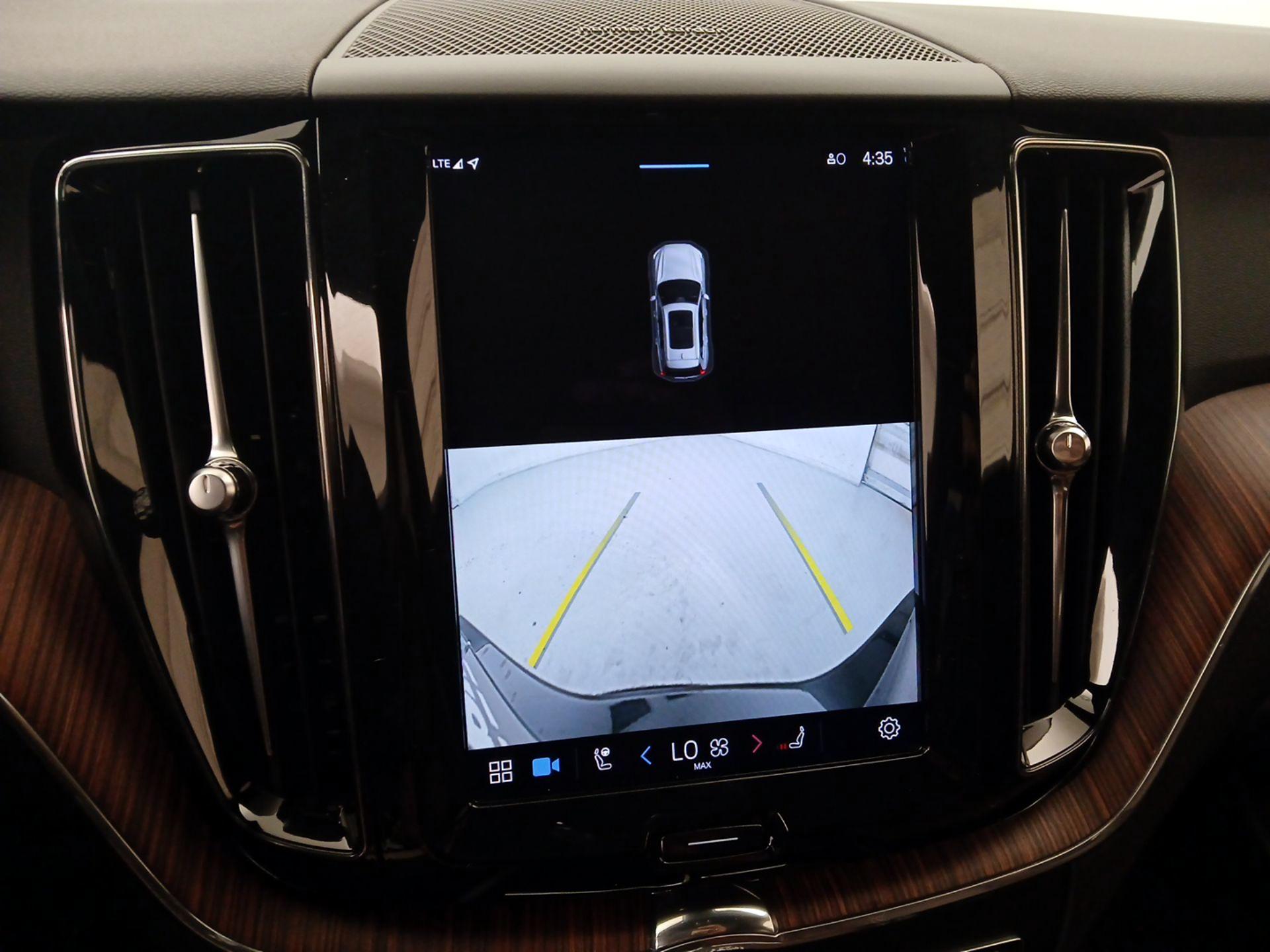 Thumbnail: 2023 Volvo XC60 - 15