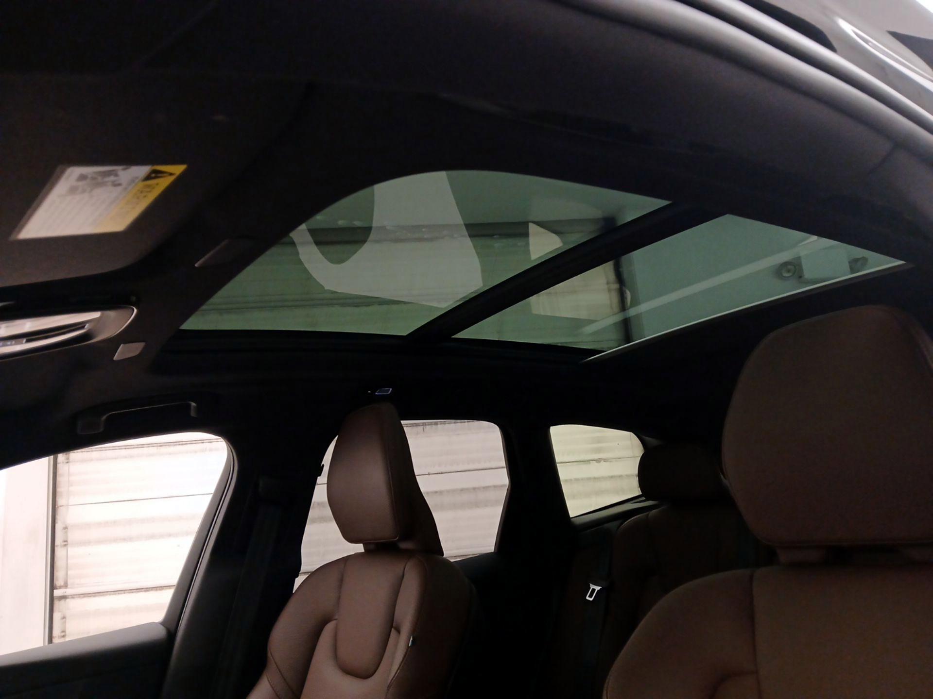 Thumbnail: 2023 Volvo XC60 - 20