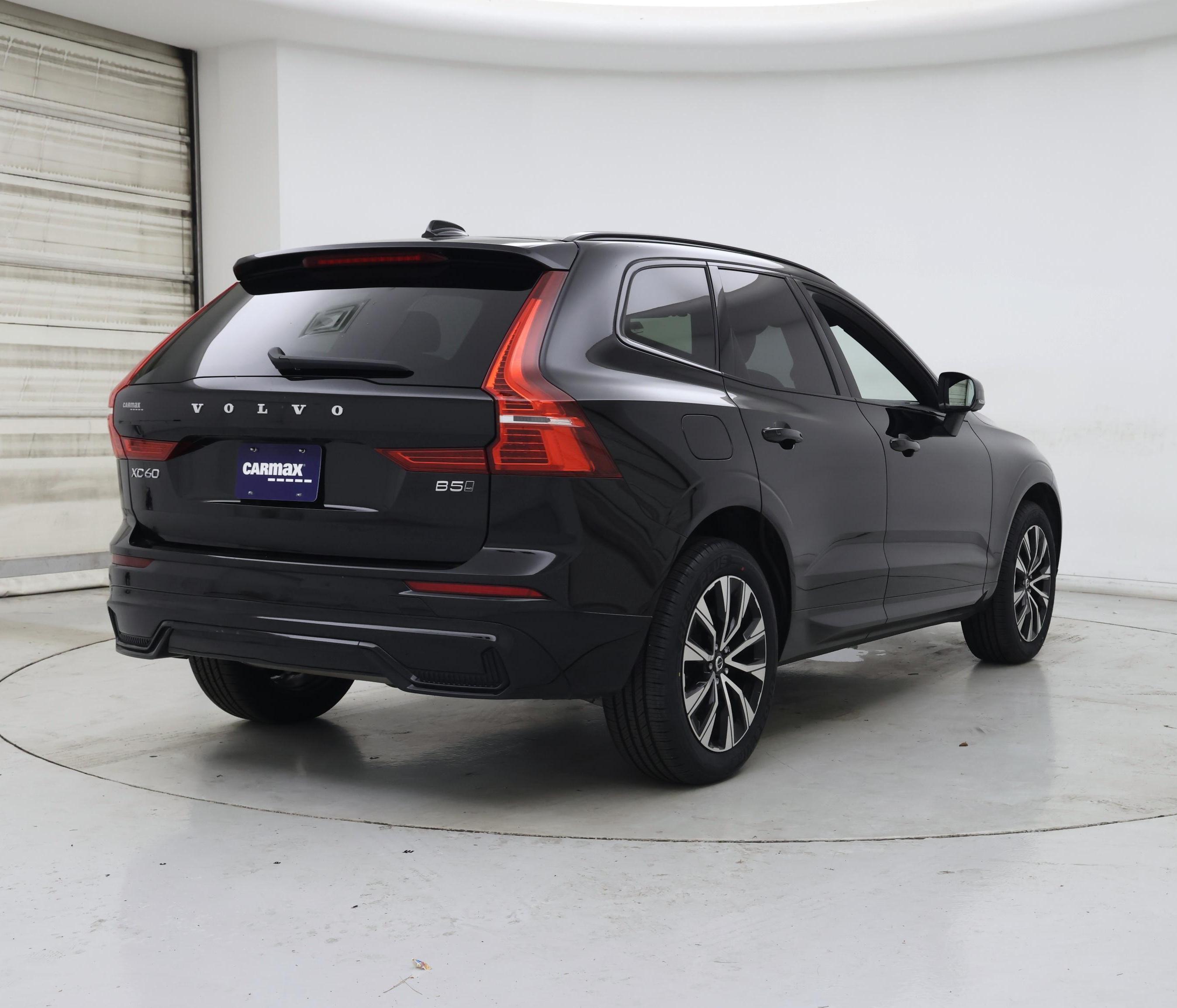 Thumbnail: 2023 Volvo XC60 - 8