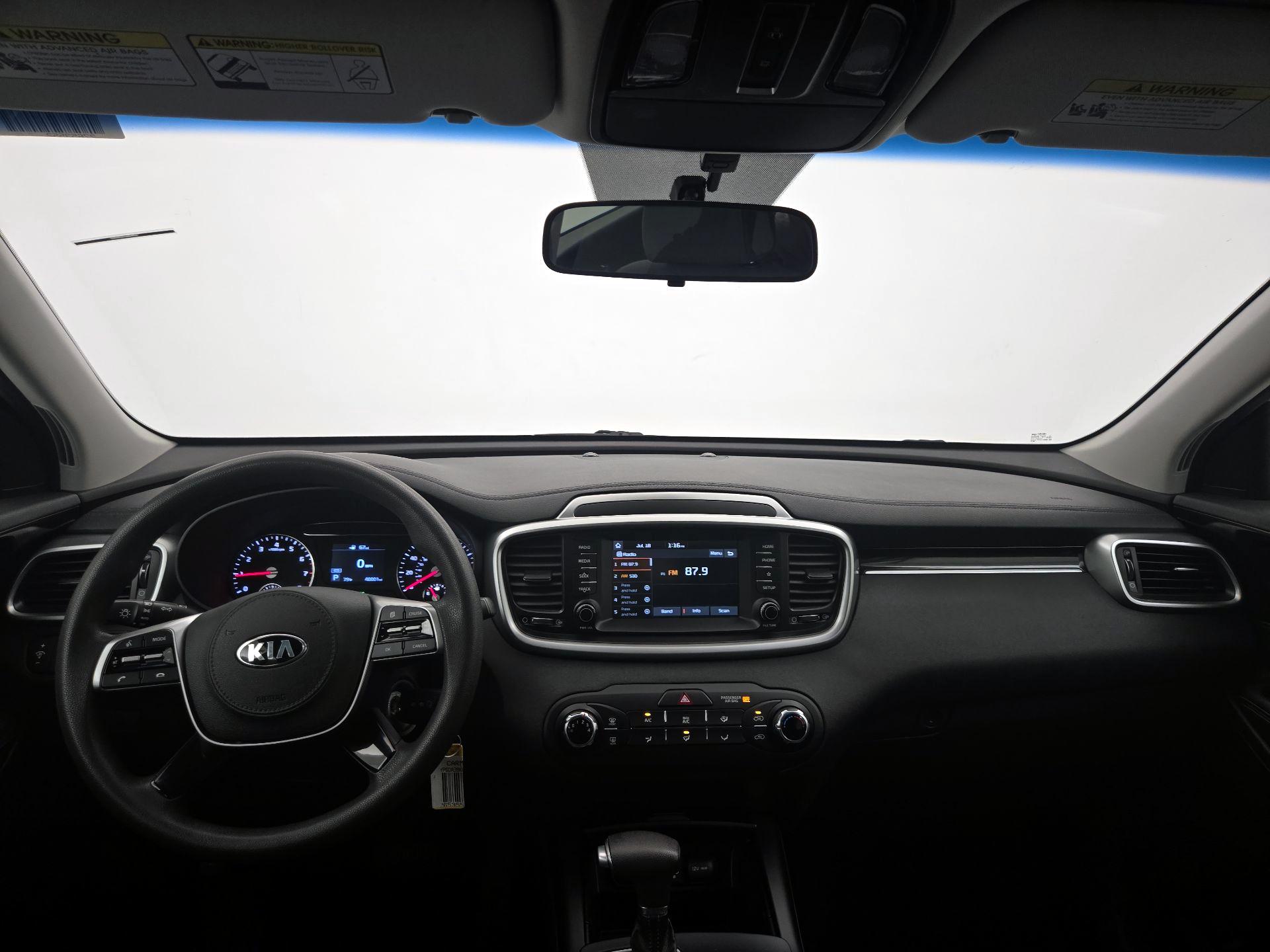 Thumbnail: 2019 Kia Sorento - 9