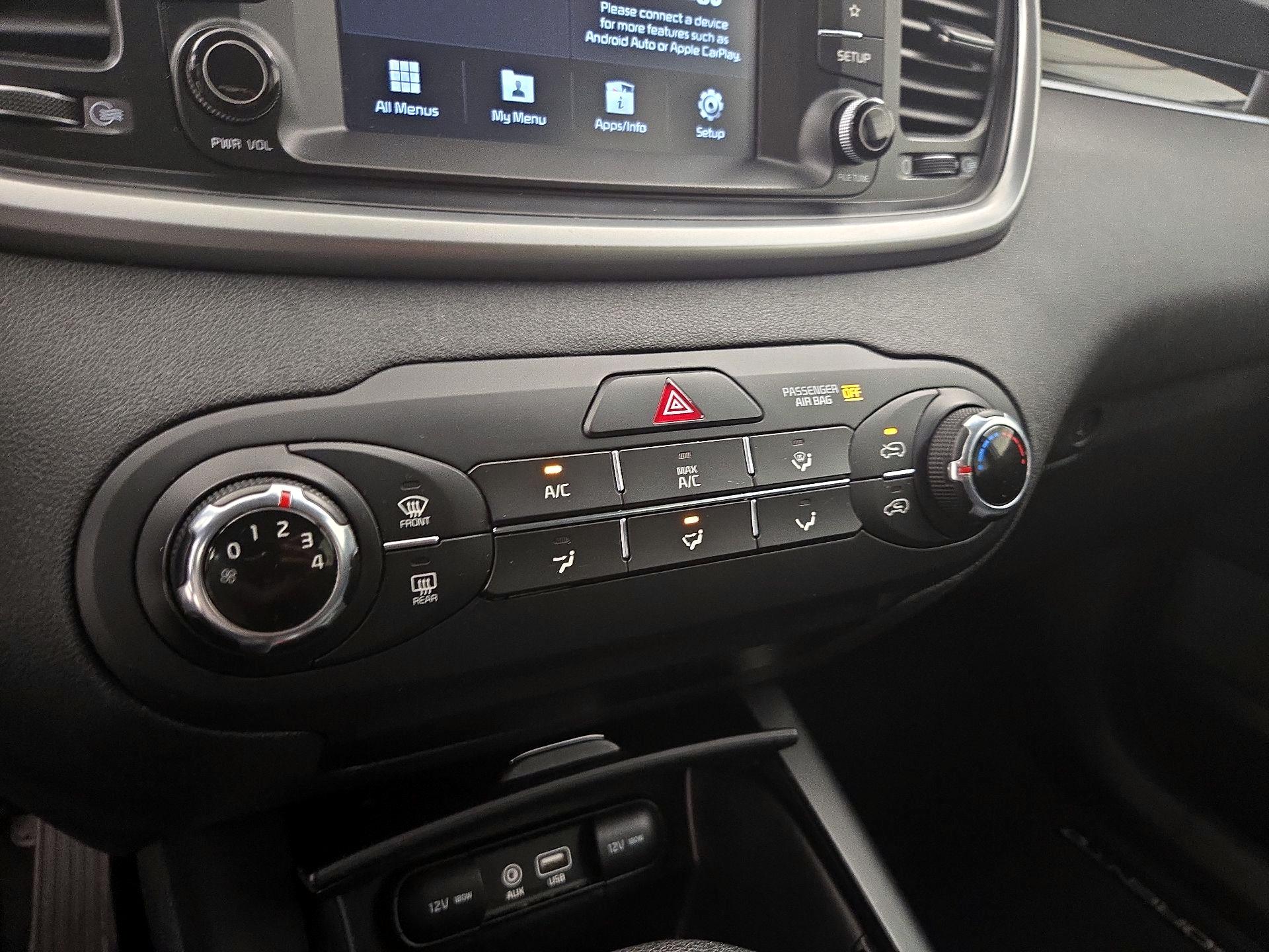 Thumbnail: 2019 Kia Sorento - 16
