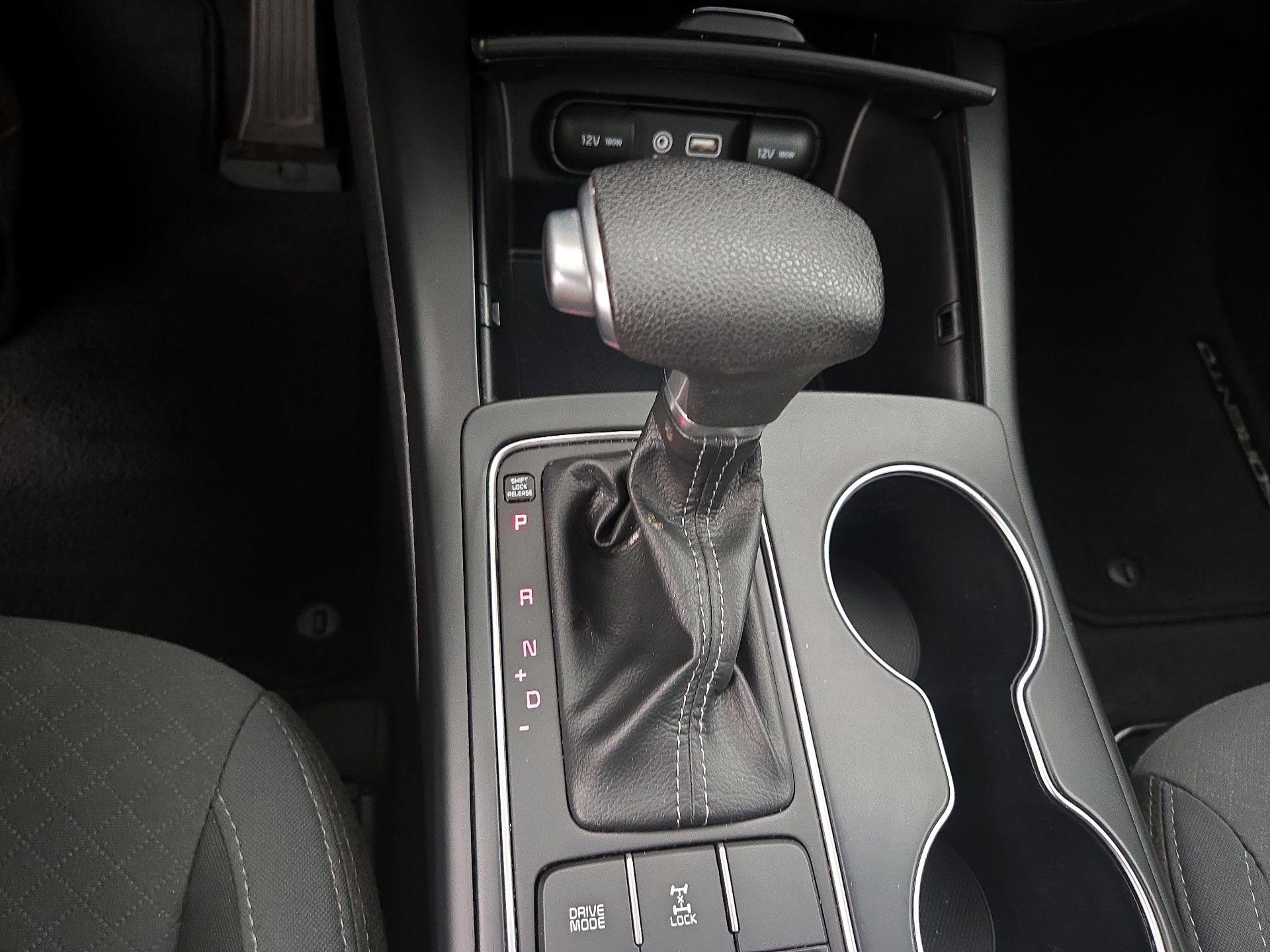 Thumbnail: 2019 Kia Sorento - 17