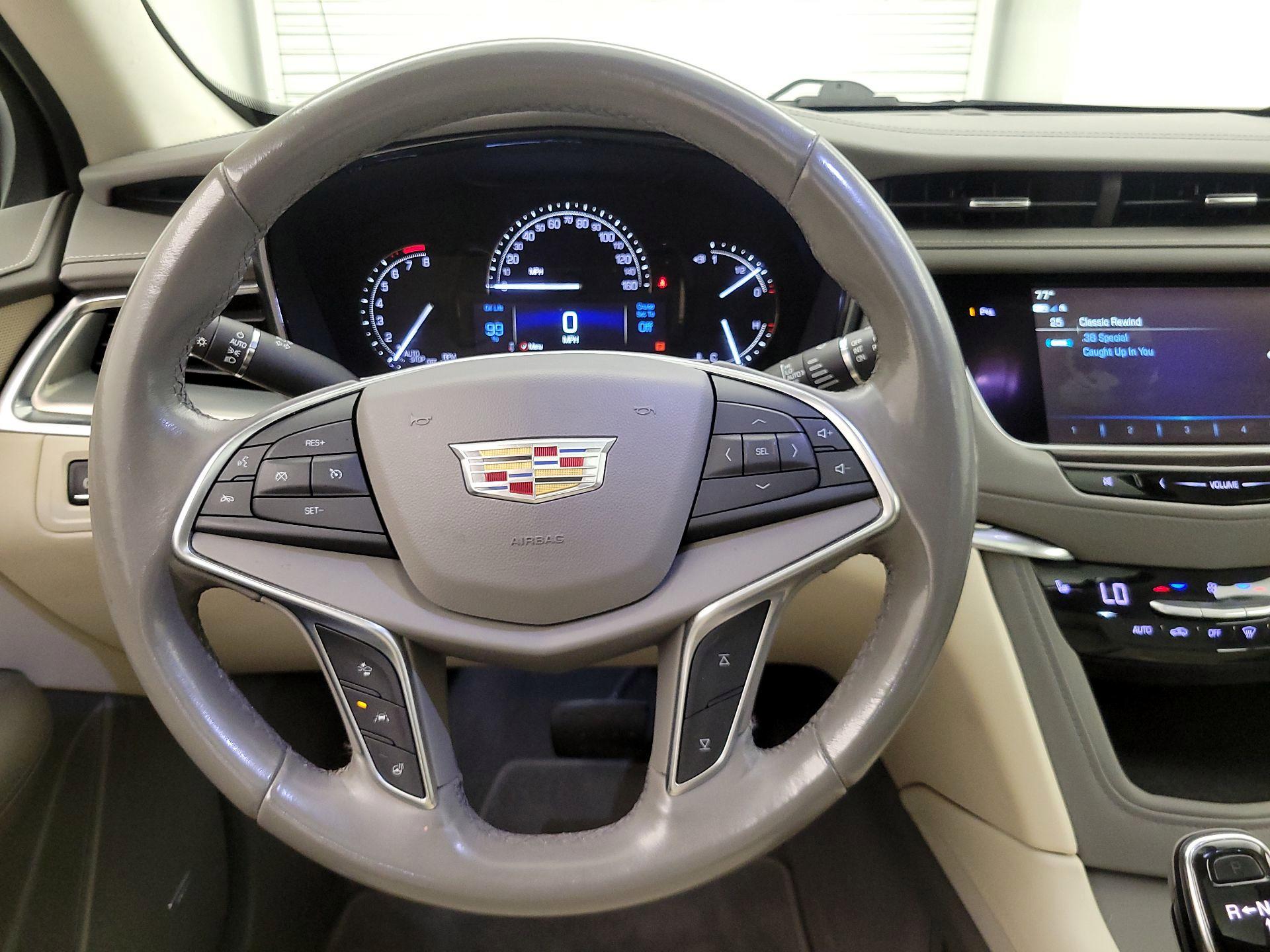 Thumbnail: 2018 Cadillac XT5 - 10