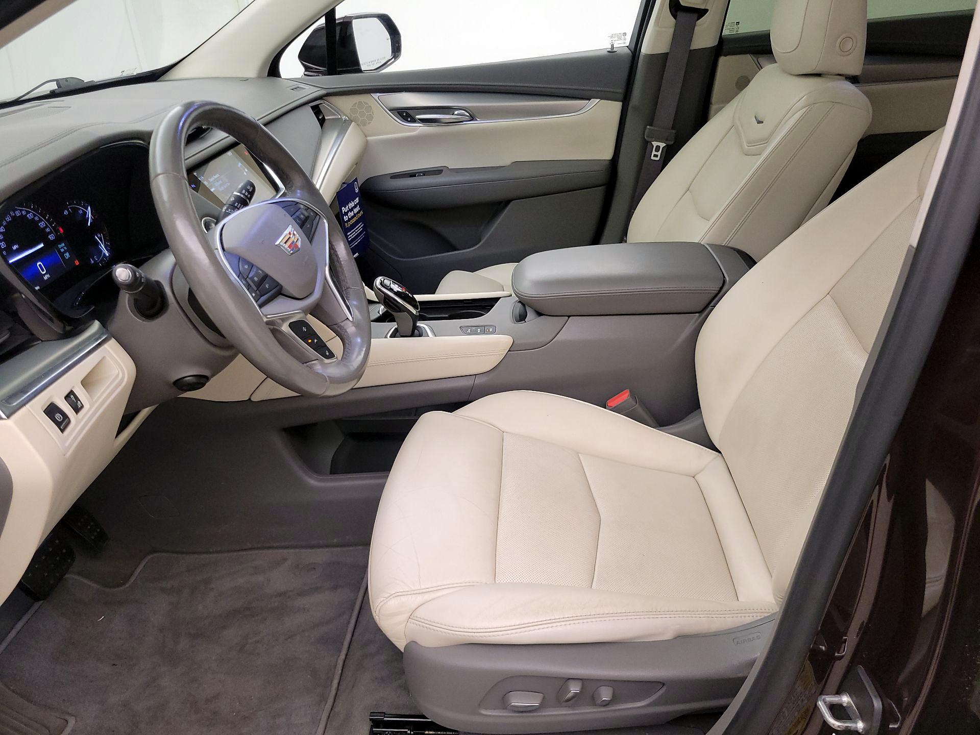 Thumbnail: 2018 Cadillac XT5 - 11
